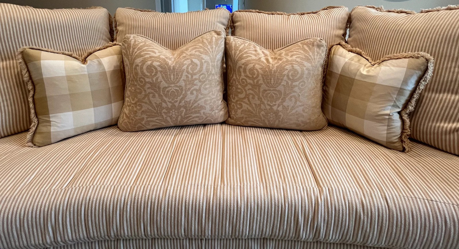 Century Furniture Custom Curved Sofa - 4