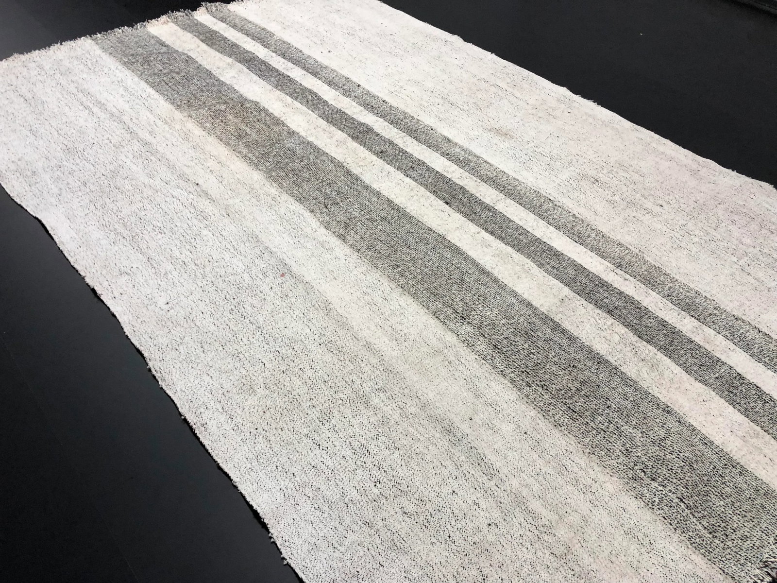 1960s Vintage Stripe Design Turkish Anatolian Primitive Area Kilim Rug- 5'4'' * 8'2'' - 7