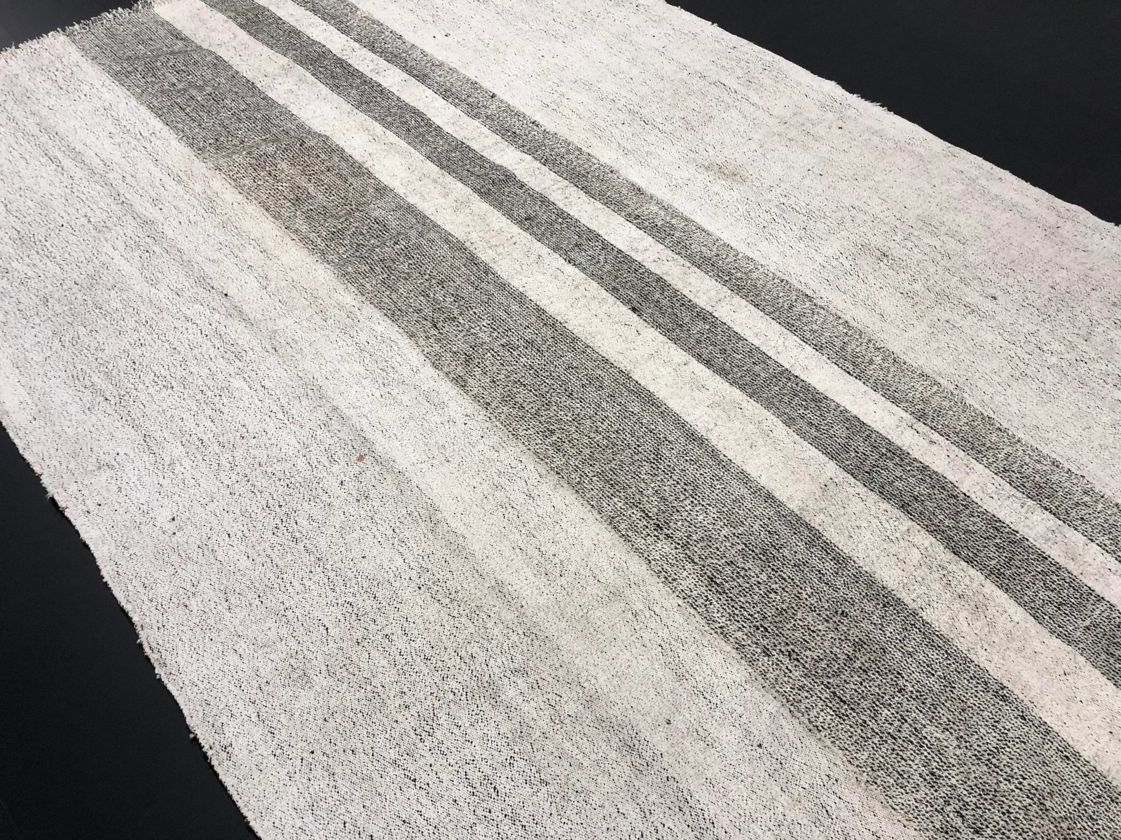 1960s Vintage Stripe Design Turkish Anatolian Primitive Area Kilim Rug- 5'4'' * 8'2'' - 9