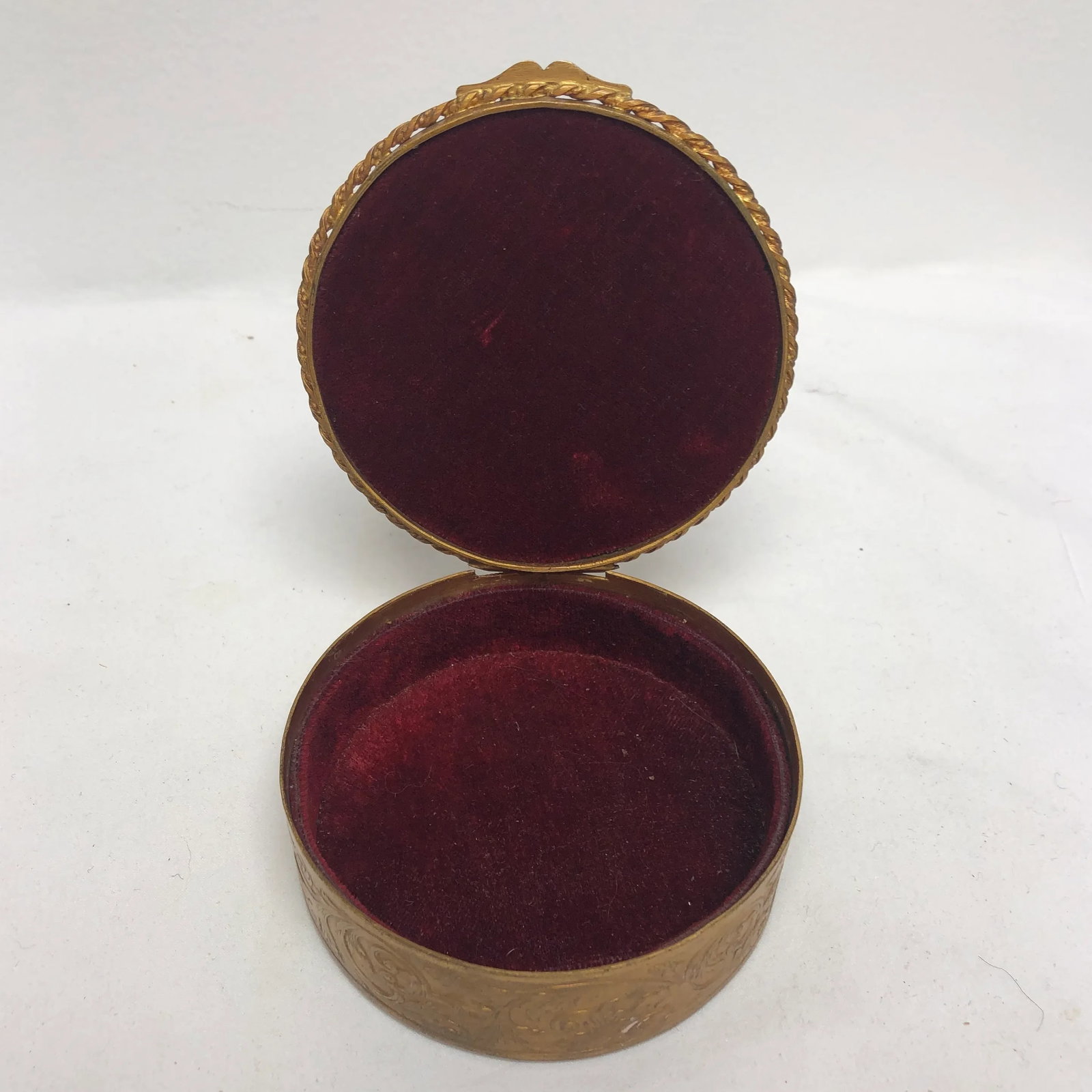 Early 20th Century Antique French Painted Porcelain Jewelry Box - 4