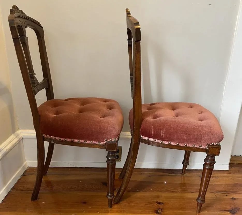 Pair of English Late Victorian Period Small Decorative Chairs - 2