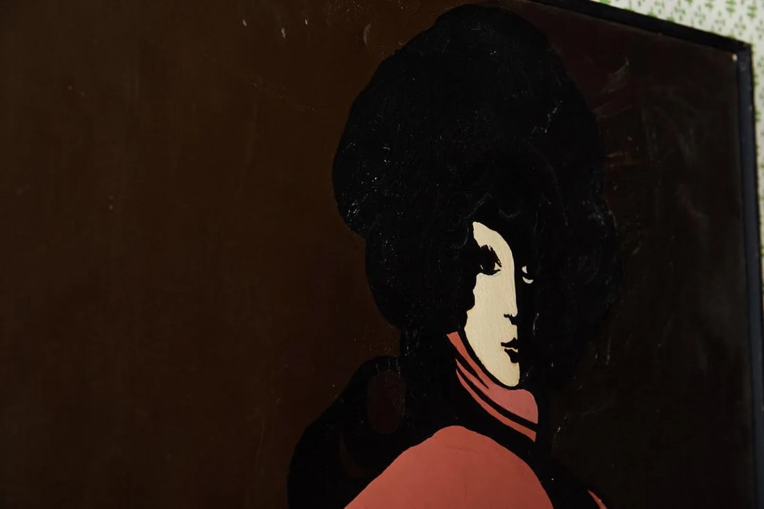 60s Mod Stylized Portrait of a Woman - 5
