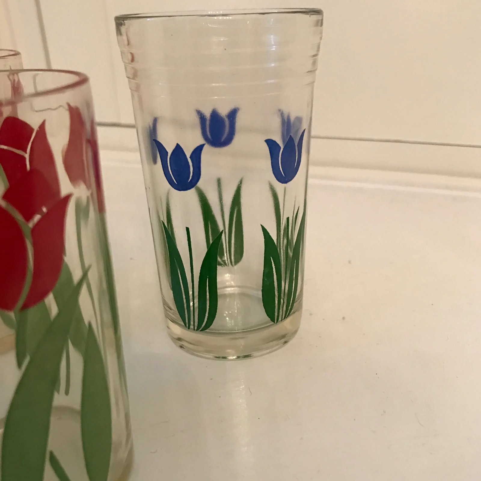 1950s Floral Design Tulips and Leaves Various Glasses - Set of 7 - 10