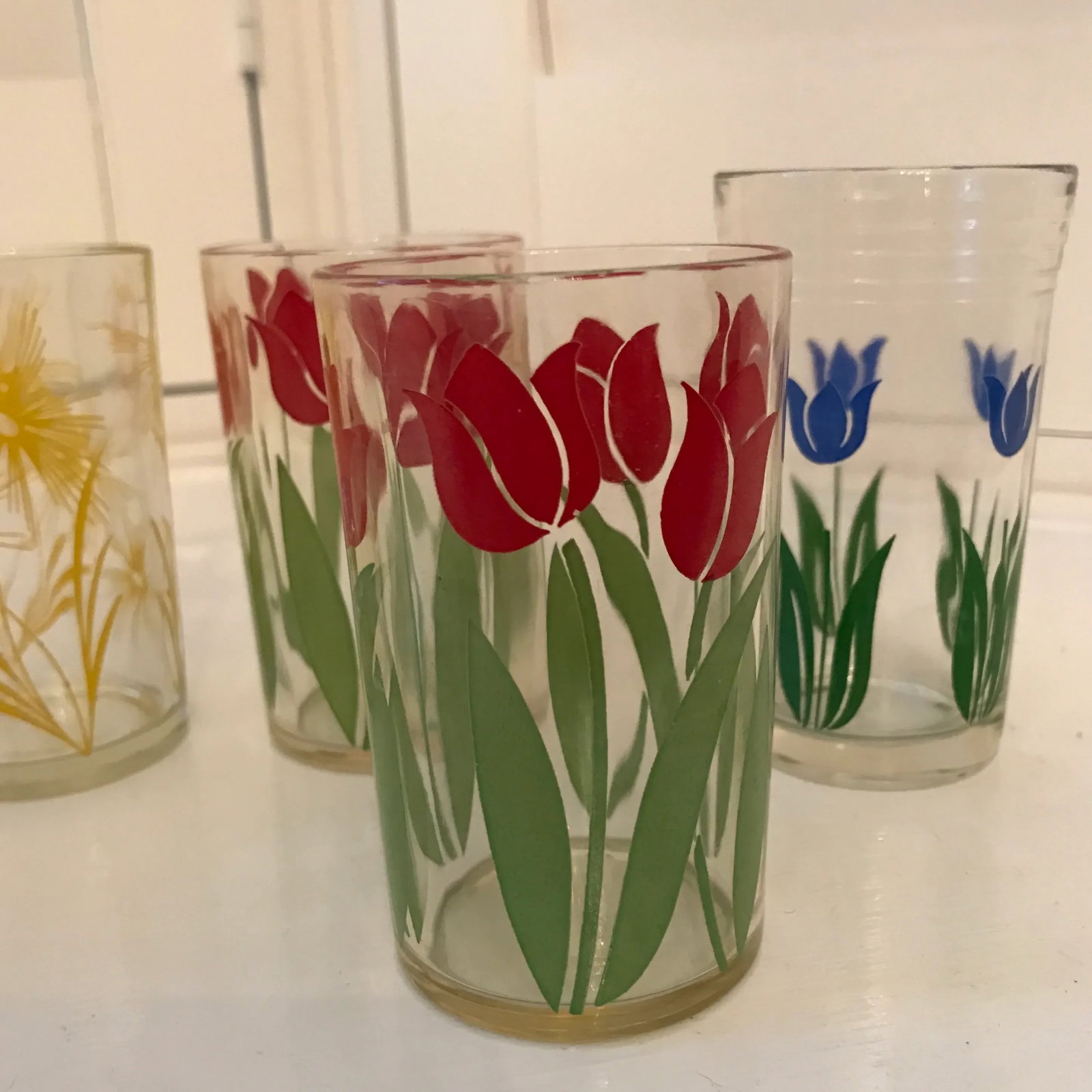 1950s Floral Design Tulips and Leaves Various Glasses - Set of 7 - 4
