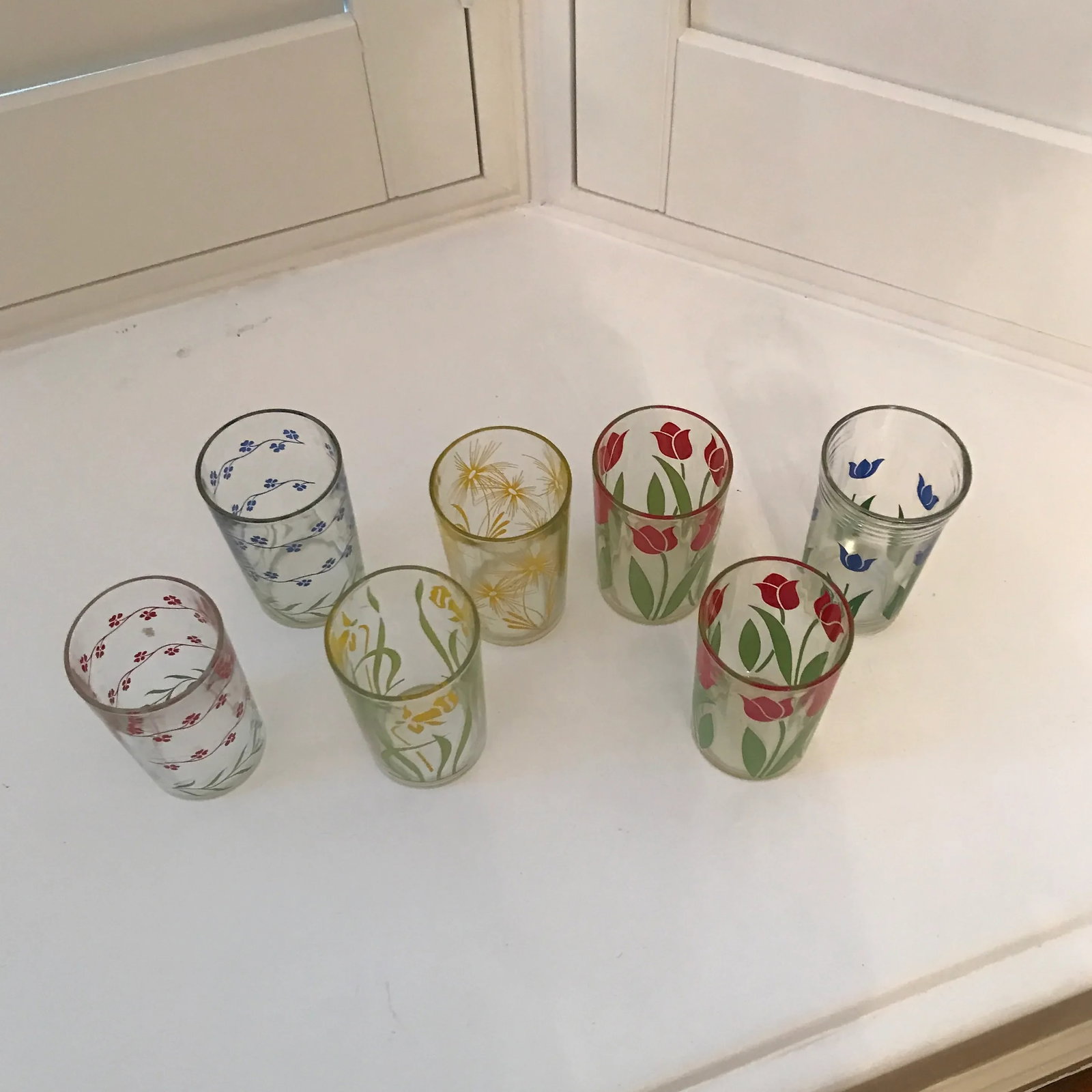 1950s Floral Design Tulips and Leaves Various Glasses - Set of 7 - 6