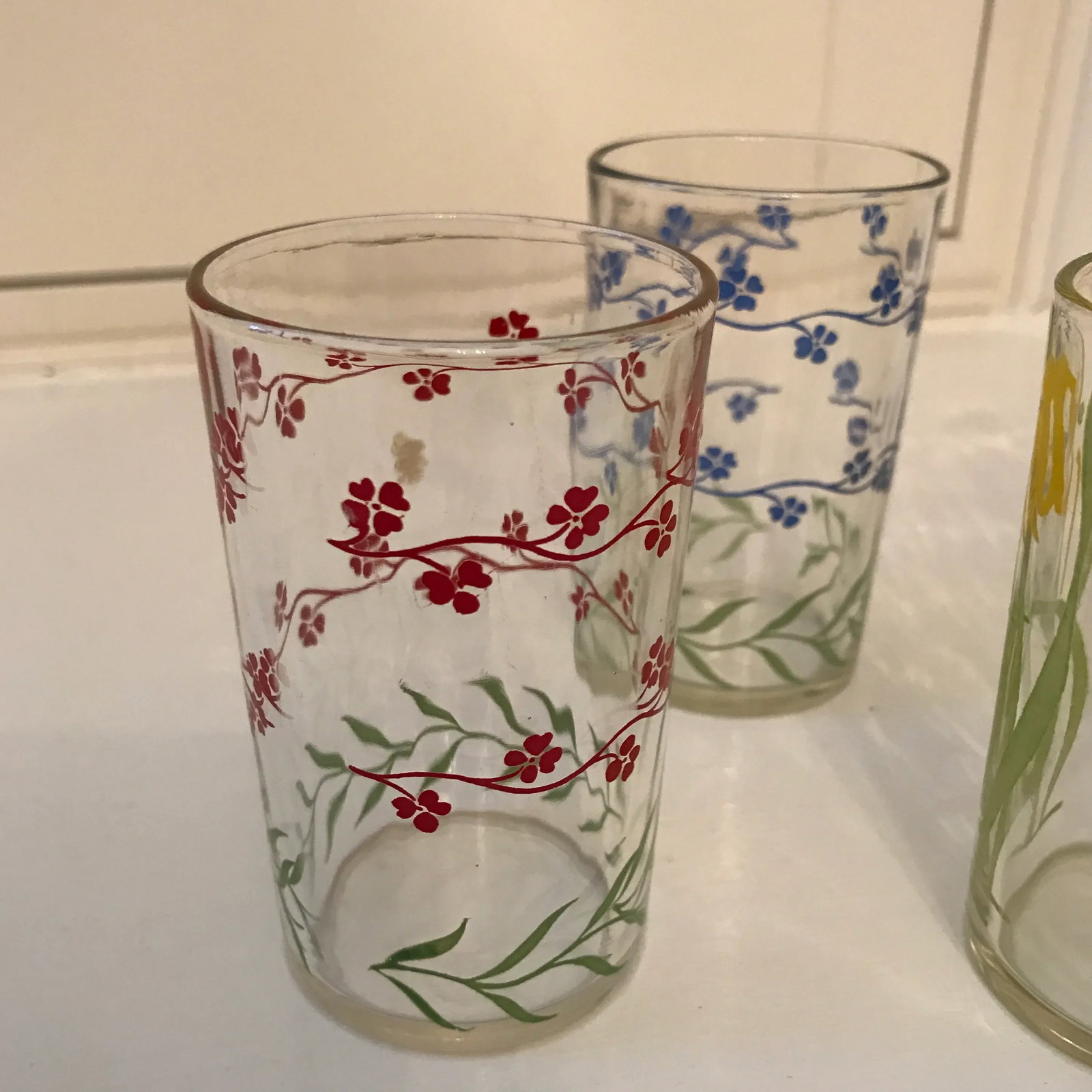 1950s Floral Design Tulips and Leaves Various Glasses - Set of 7 - 7