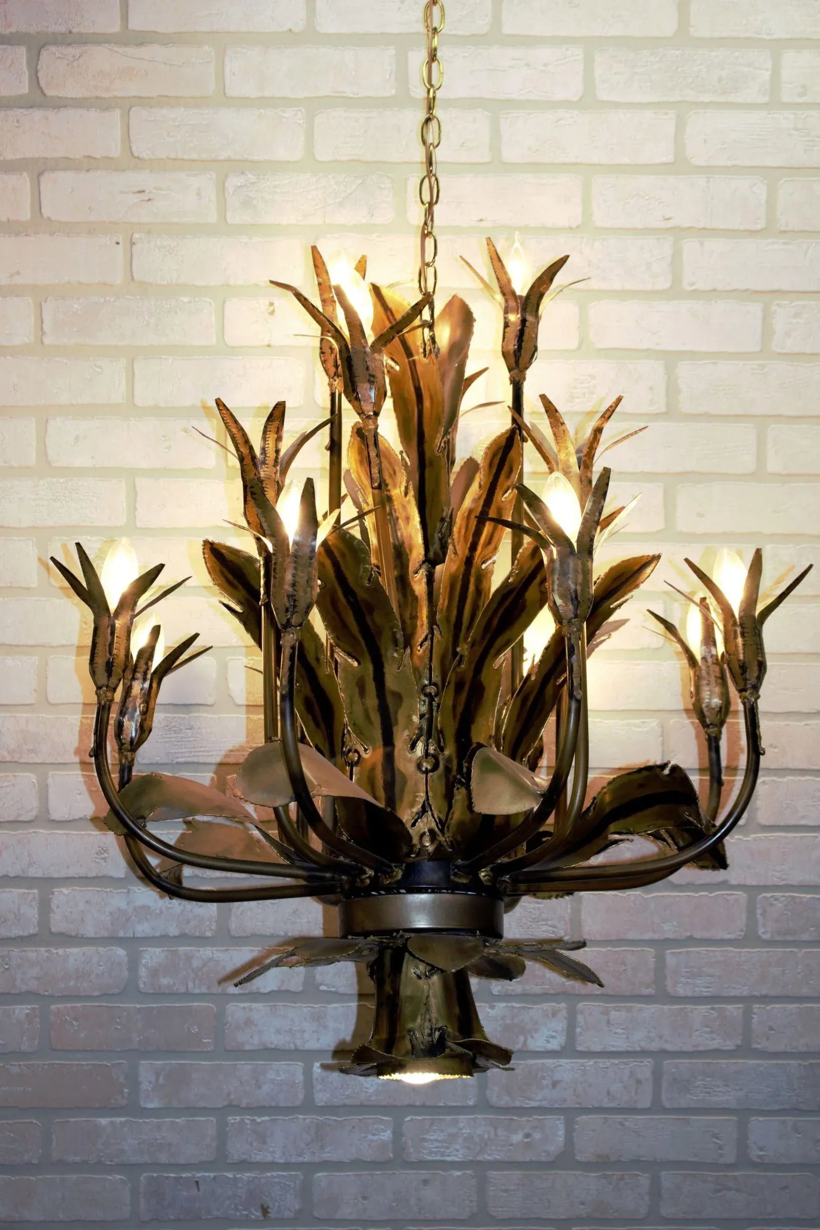Mid Century Modern Tom Greene Brutalist Torched BrasS Chandelier - 4