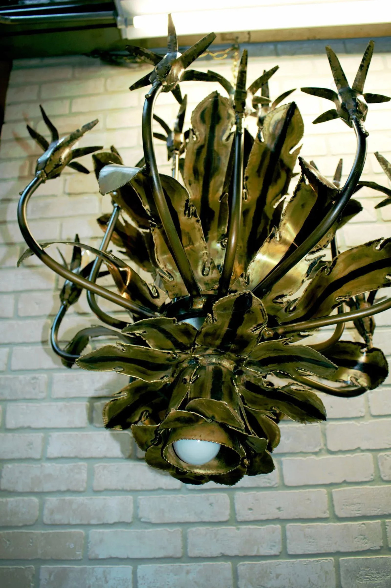 Mid Century Modern Tom Greene Brutalist Torched BrasS Chandelier - 5