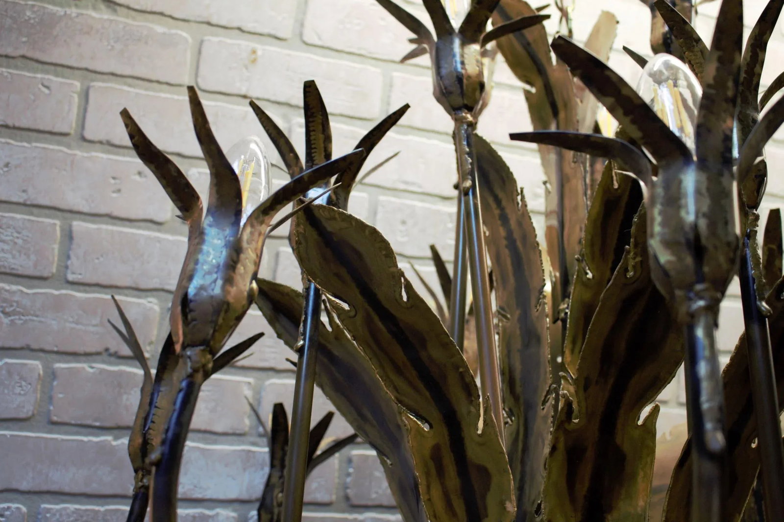 Mid Century Modern Tom Greene Brutalist Torched BrasS Chandelier - 7