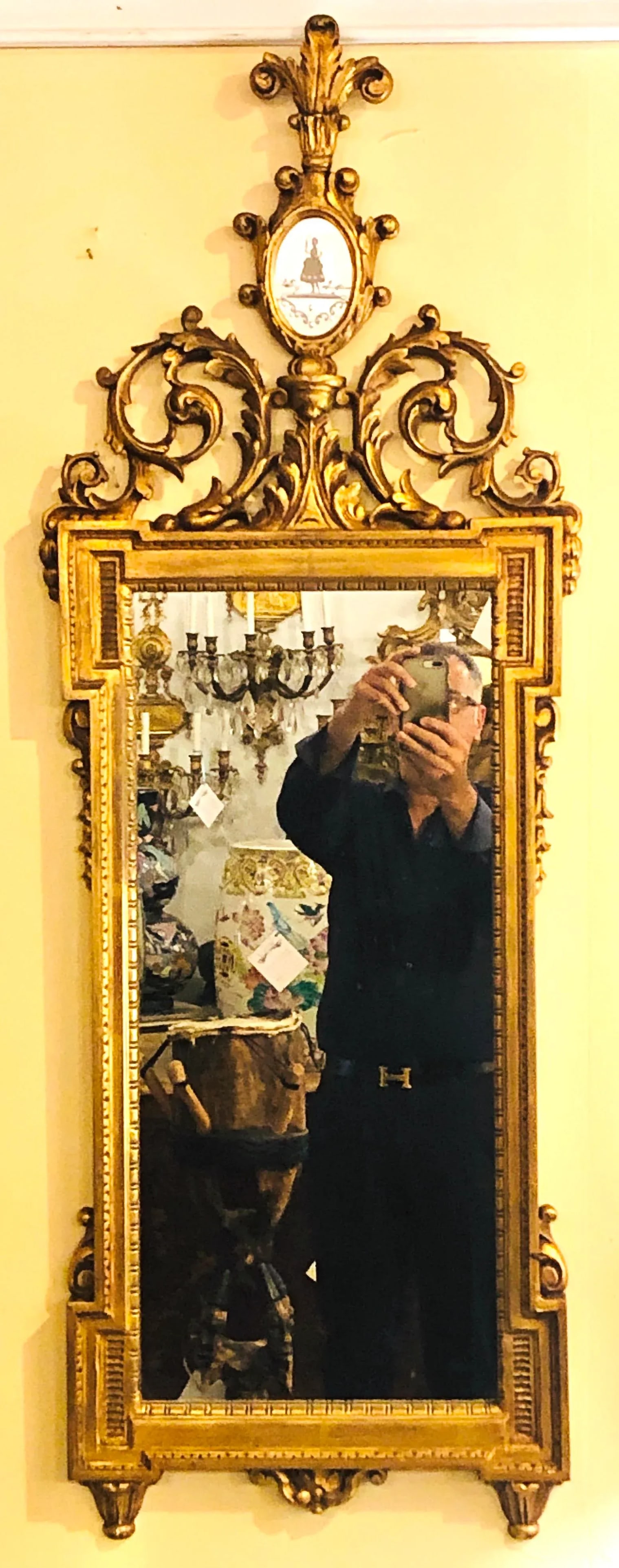 Gilt Carved Wall, Console or Table Mirror With High Open Fleur-De-Lis Pediment - 2