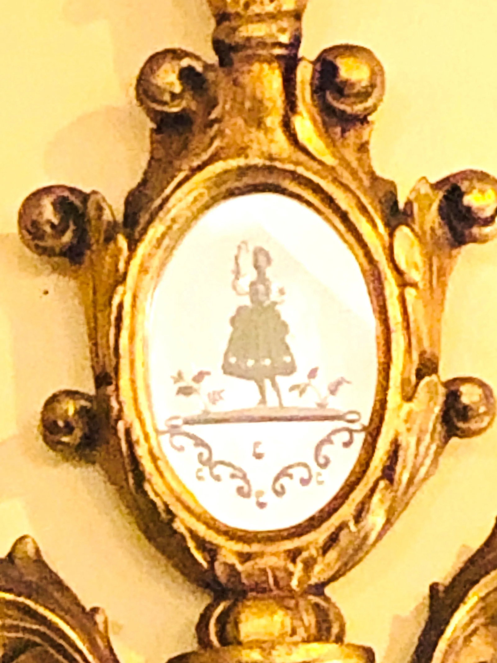 Gilt Carved Wall, Console or Table Mirror With High Open Fleur-De-Lis Pediment - 5