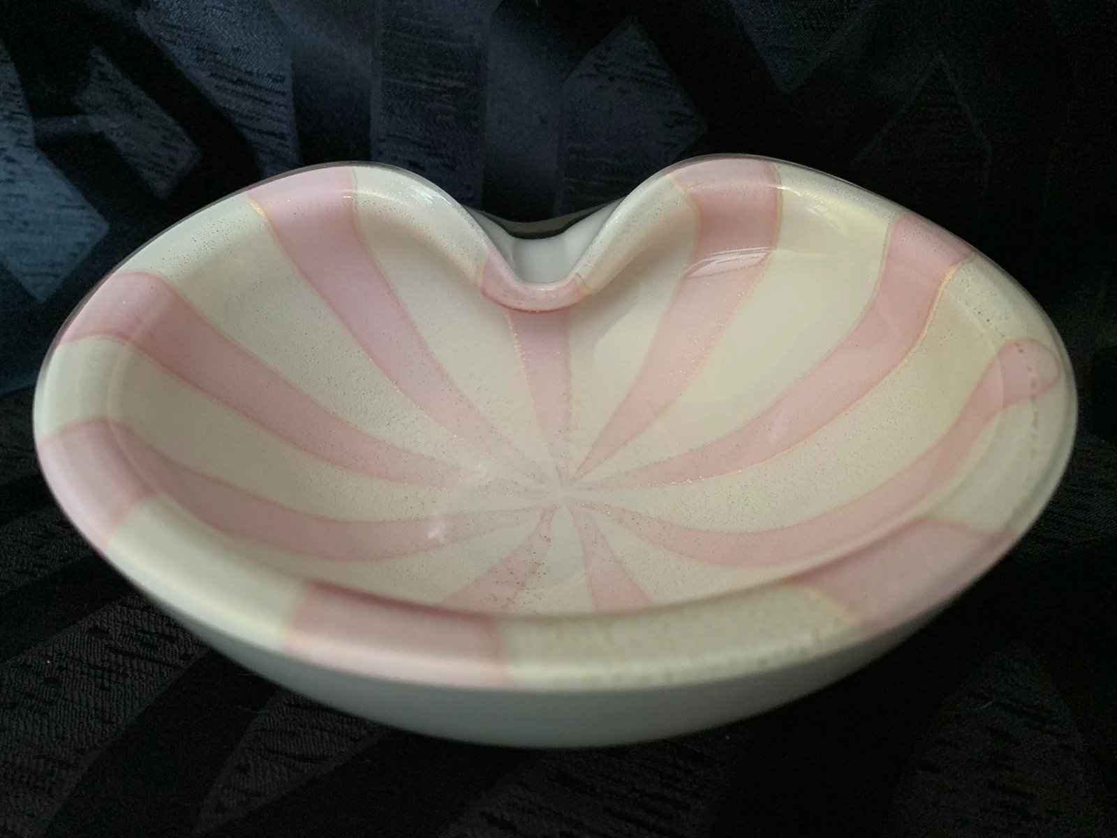 1950s Alfredo Barbini Pink and White Stripe Murano Cased Glass Bowl With Gold Flecks - 11
