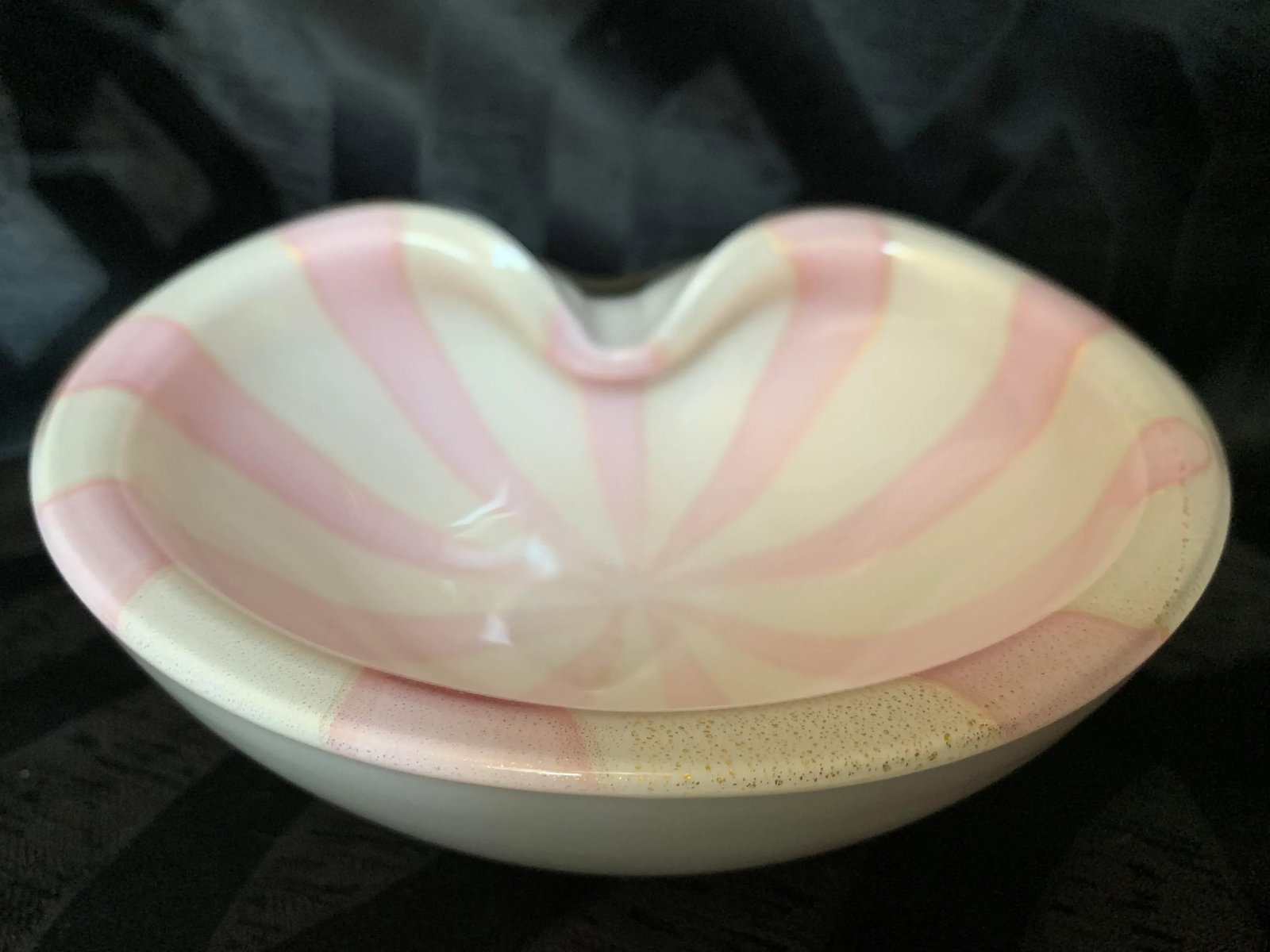1950s Alfredo Barbini Pink and White Stripe Murano Cased Glass Bowl With Gold Flecks - 7