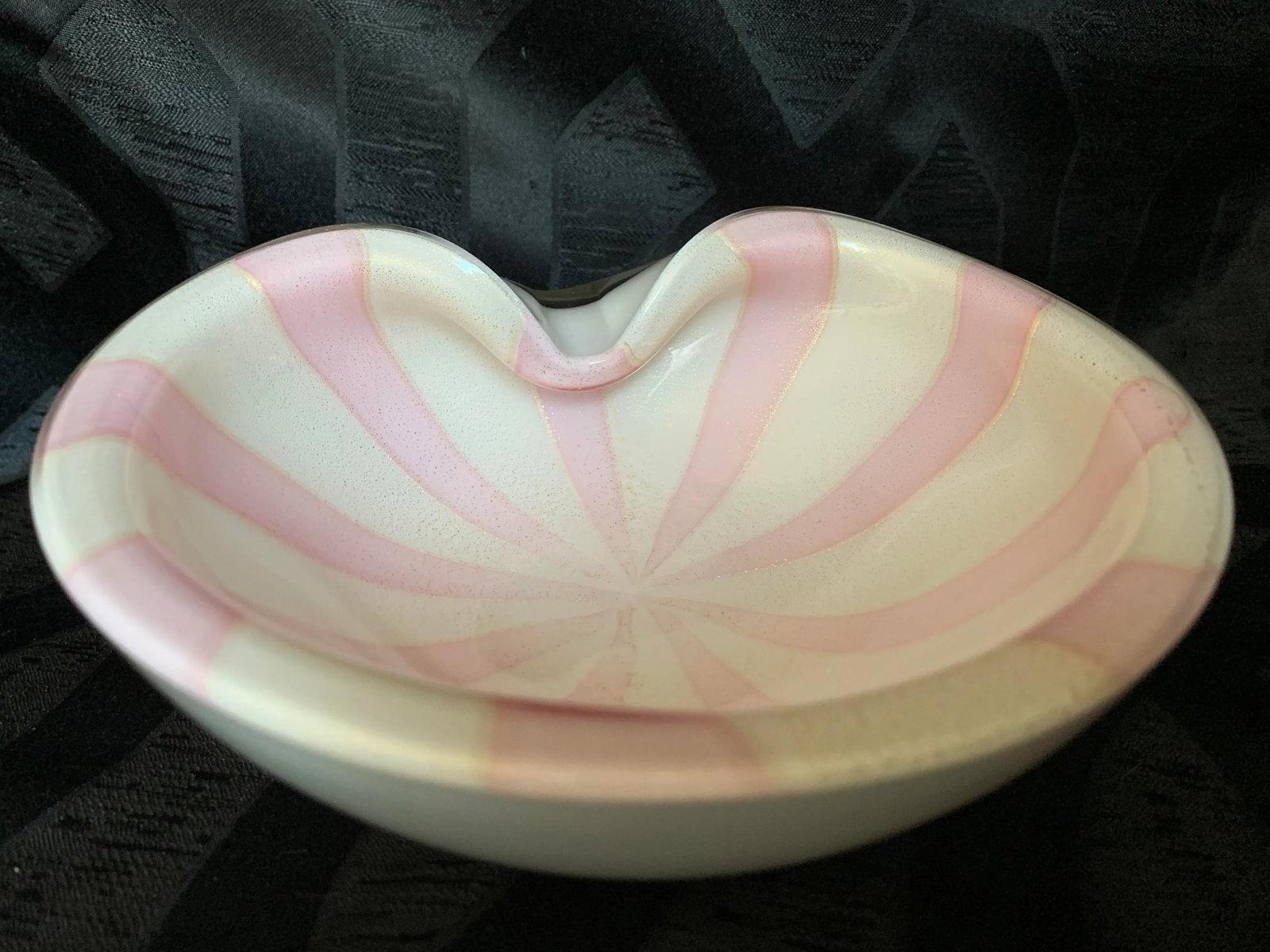 1950s Alfredo Barbini Pink and White Stripe Murano Cased Glass Bowl With Gold Flecks - 8