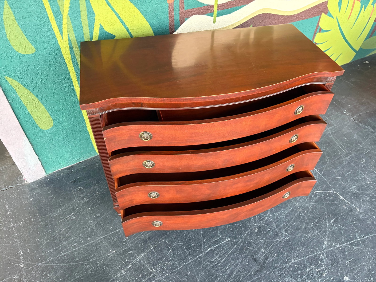 Traditional Drexel Bowfront Chest - 11