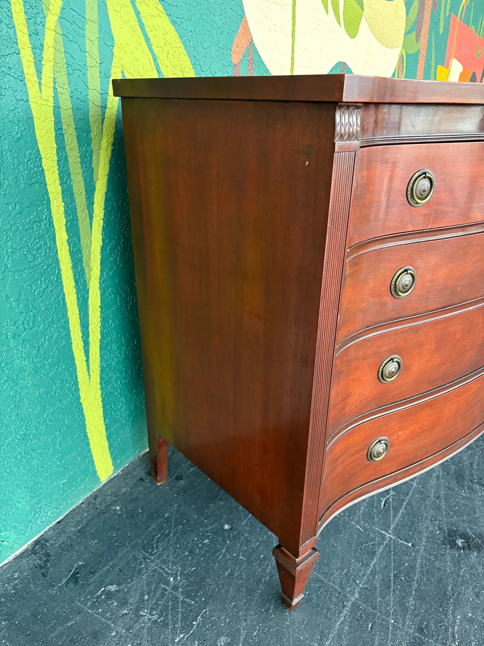 Traditional Drexel Bowfront Chest - 6