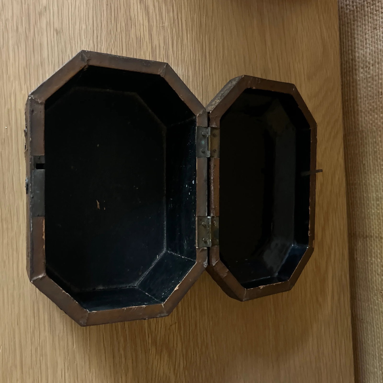 Antique Chinese Black Lacquered Tea Caddy - 7