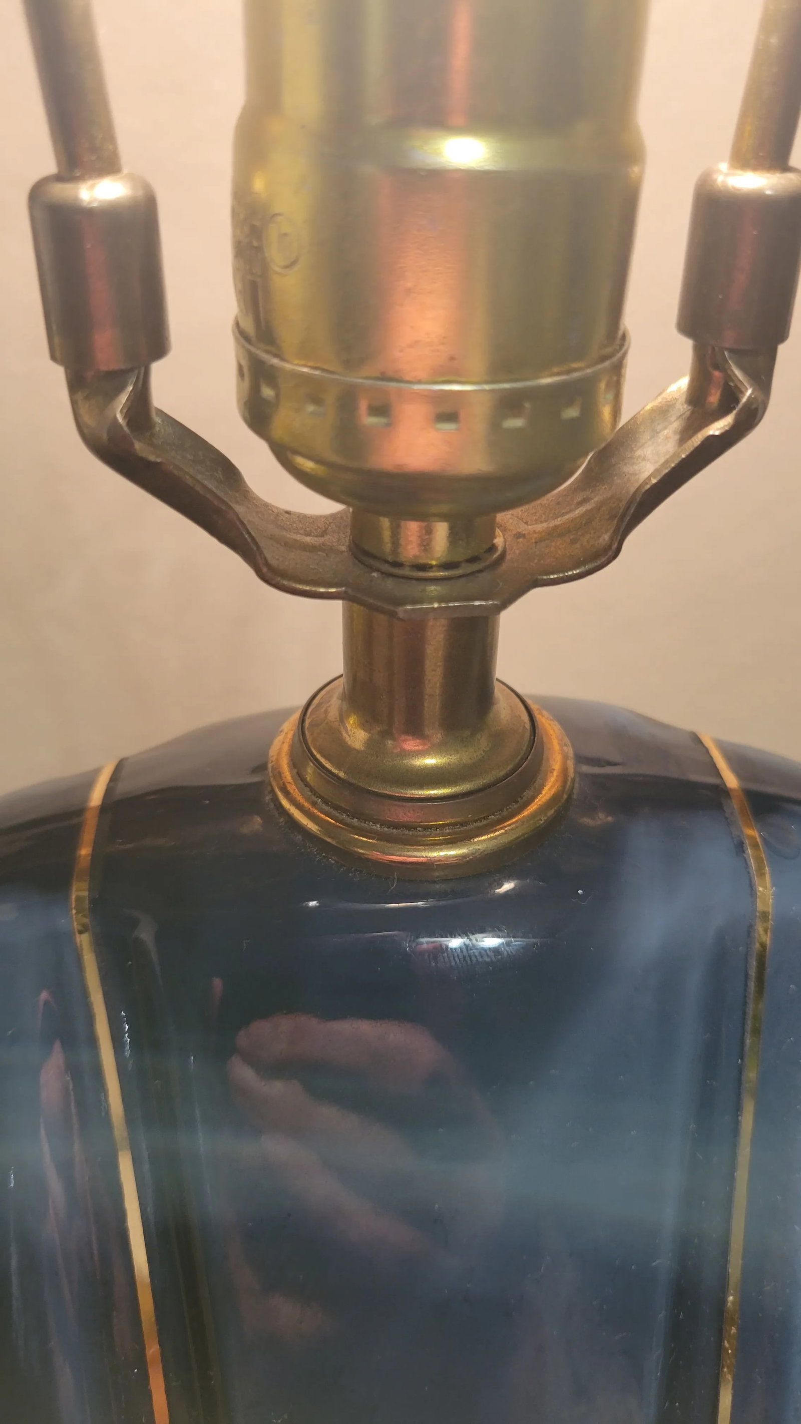 Vintage Pair of Ceramic Seashell Lamps - 9