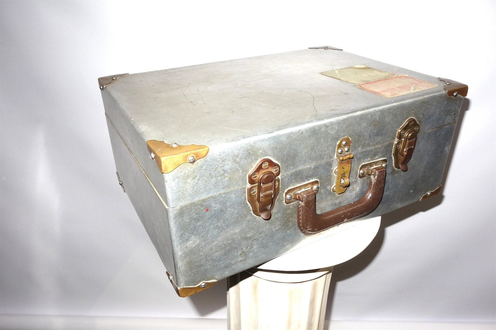 1940s Polished Aluminum Vintage Cinema Equipment Hasped Carry / Suitcase - 2