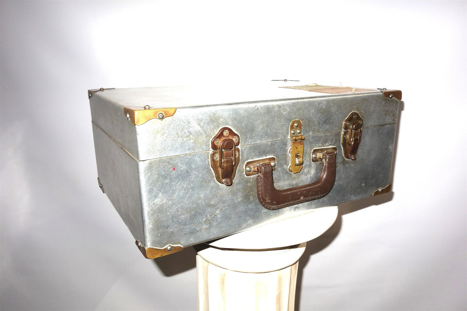 1940s Polished Aluminum Vintage Cinema Equipment Hasped Carry / Suitcase - 3