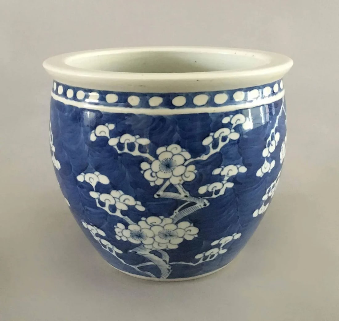 Chinese Export Blue and White Jardiniere - 3