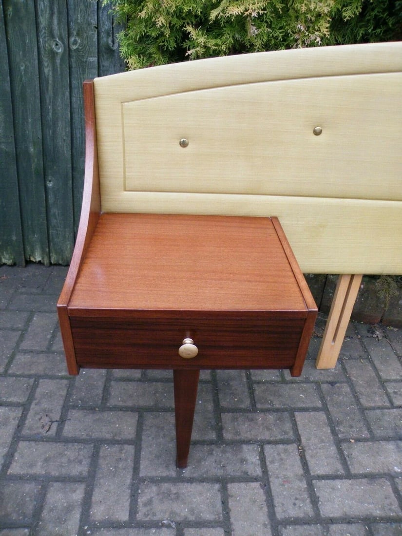 1960s Mid-Century Modern Teak Headboard With Built-in Nightstands - Danish Style King/Queen - 4
