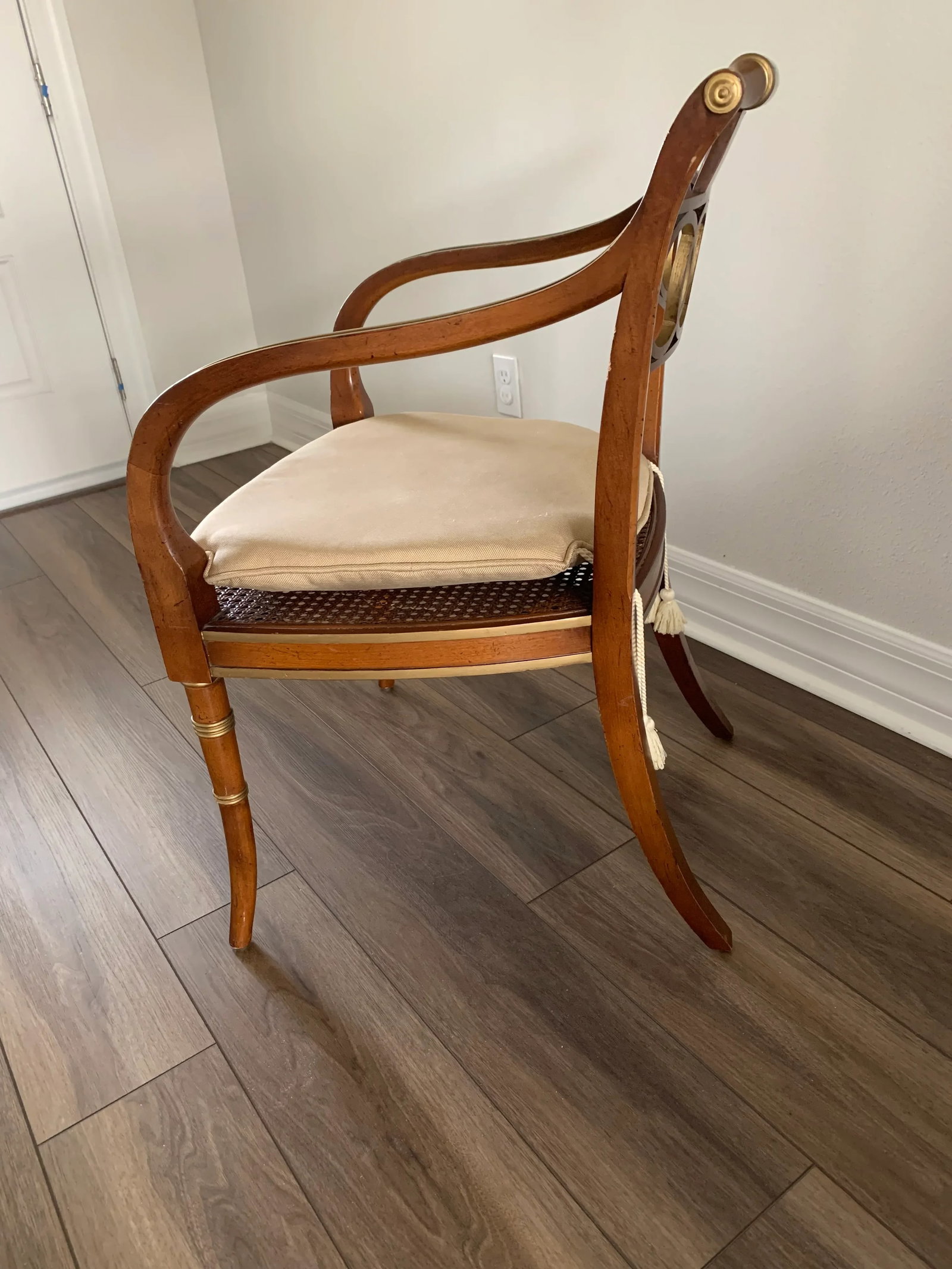 1980s Baker Furniture Hollywood Regency ArmChair Gilt Accents Caned Seat - 3