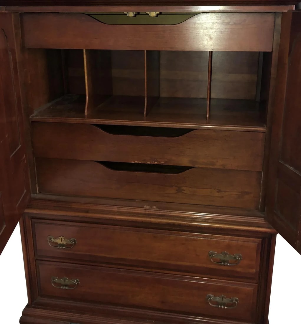 Vintage 1970s Thomasville Armoire or Bureau - 3