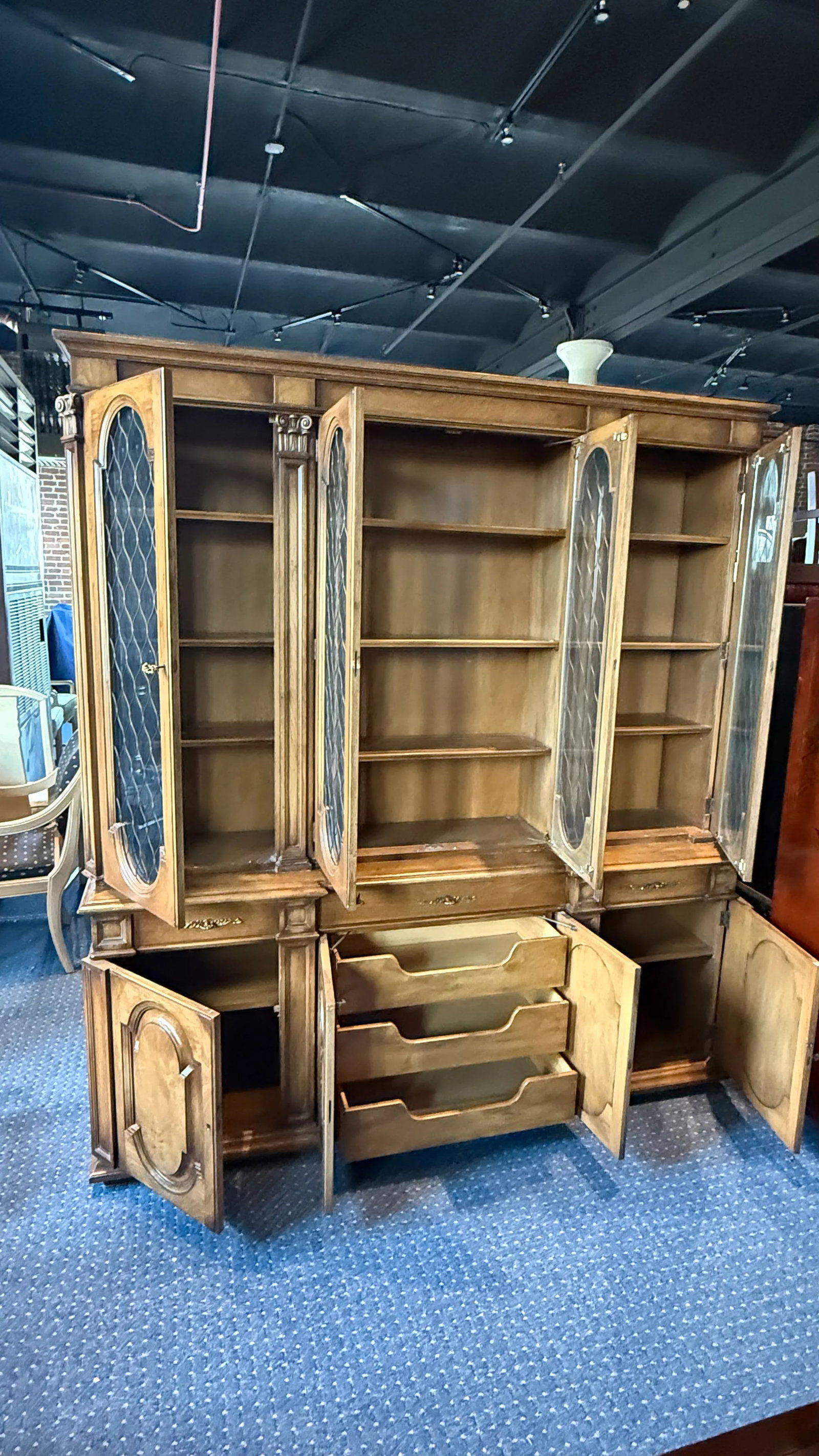 Karges Furniture Breakfront China Cabinet, Circa 1980s - 3