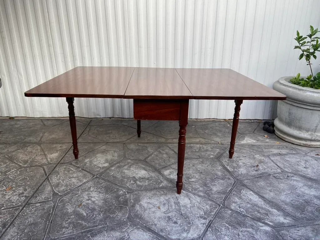 Antique English Edwardian Mahogany Drop Leaf Table - 10