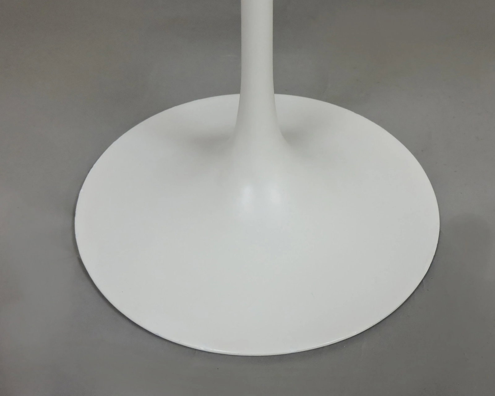 1970s Mid-Century Modern Saarinen for Knoll Oak Tulip Pedestal Side Table - 5