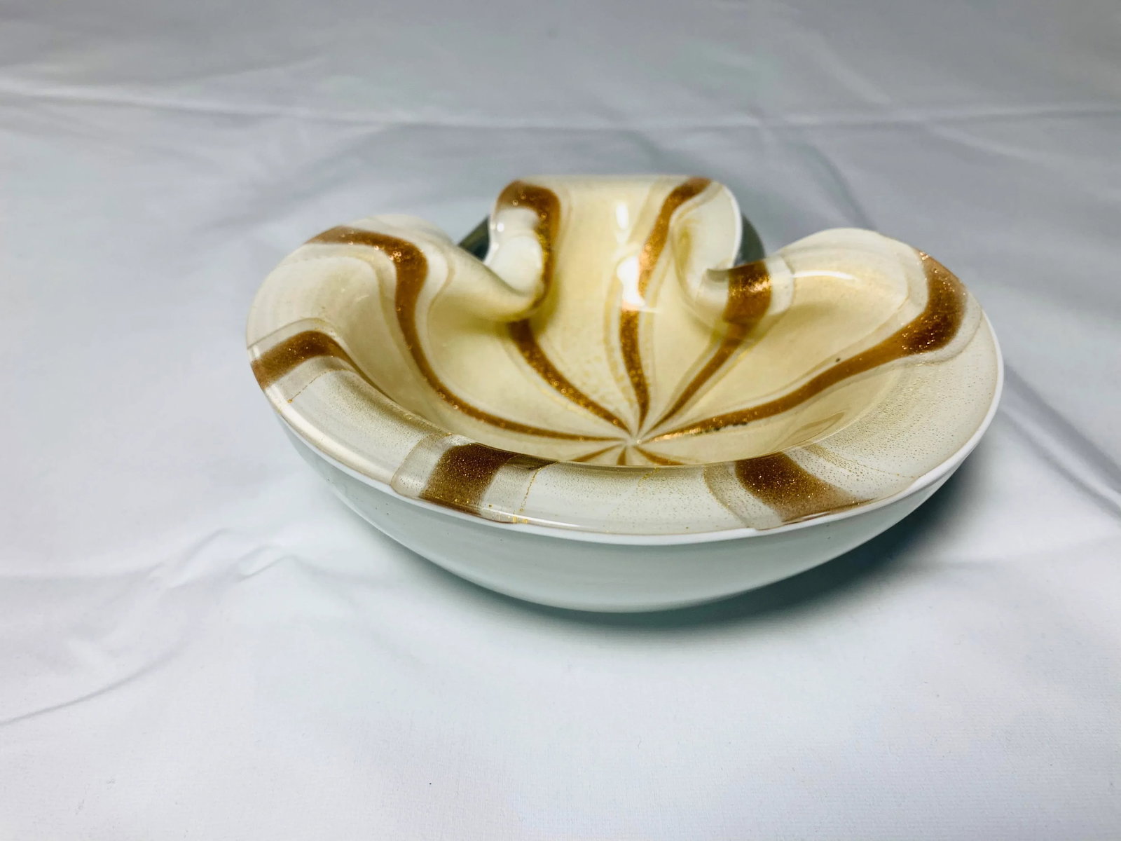 1950s Vintage Alfredo Barbini Italian Murano Cased Glass Dish With Gold and White Swirl - 8