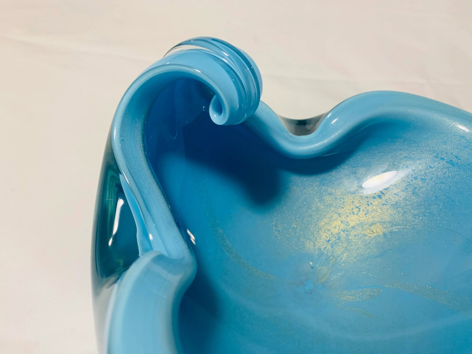 1950s Vintage Alfredo Barbini Italian Murano Blue Turquoise and Gold Fleck Cased Art Glass Dish - 2