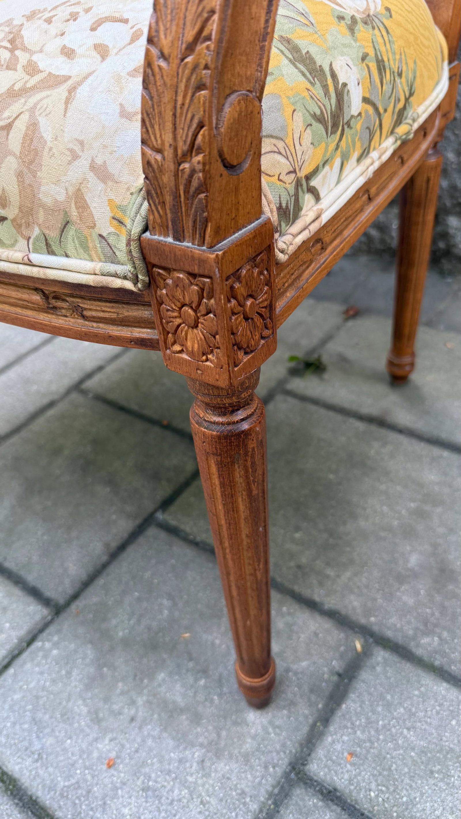 1990s Ethan Allen French Provincial Louis XV Style Armchair With Floral Upholstery - 16