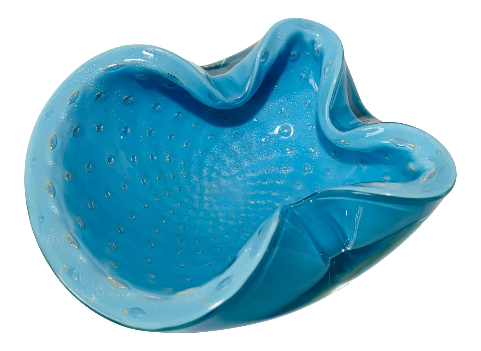 1950s Vintage Alfredo Barbini Murano Bullicante Turquoise Blue and Gold Fleck Cased Art Glass Bowl: Offered is a sculptural handblown Alfredo Barbini Murano art glass bowl featuring three folded sides. This piece combines Sommerso, Aventurine and Bullicante controlled bubbles techniques. Gorgeous tu