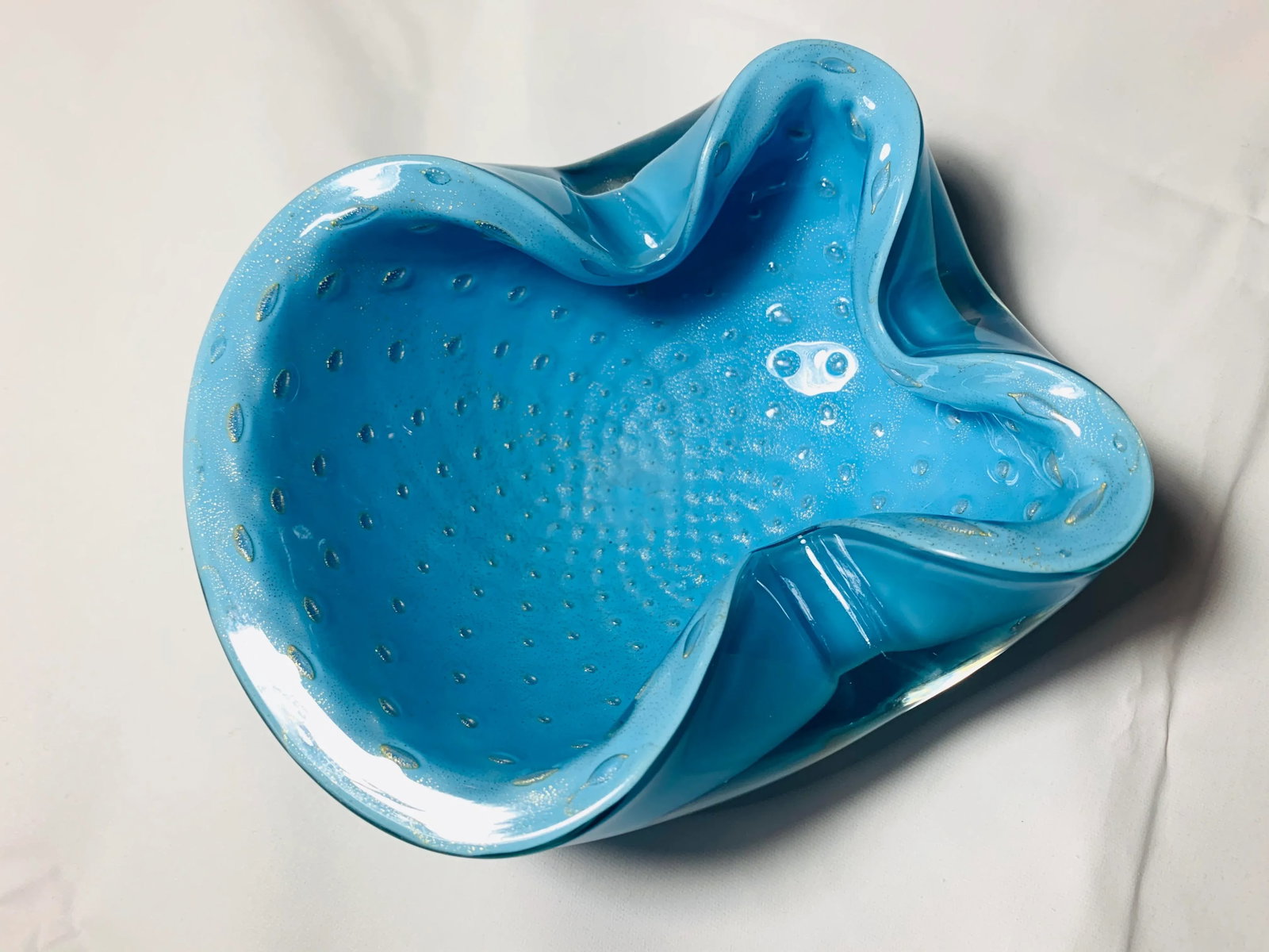 1950s Vintage Alfredo Barbini Murano Bullicante Turquoise Blue and Gold Fleck Cased Art Glass Bowl - 7