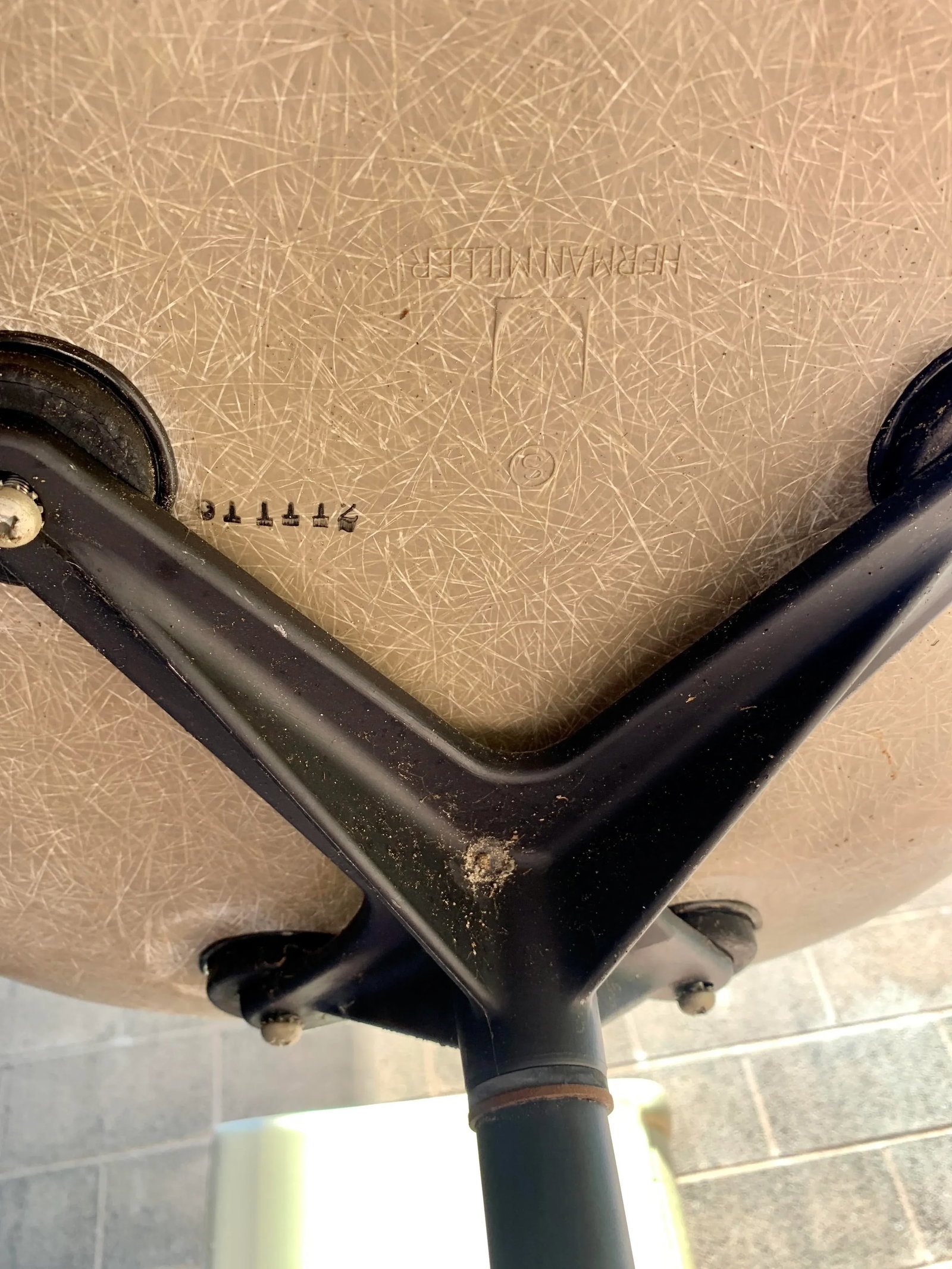 1970s Eames for Herman Miller Fiberglass Shell Chair - 5