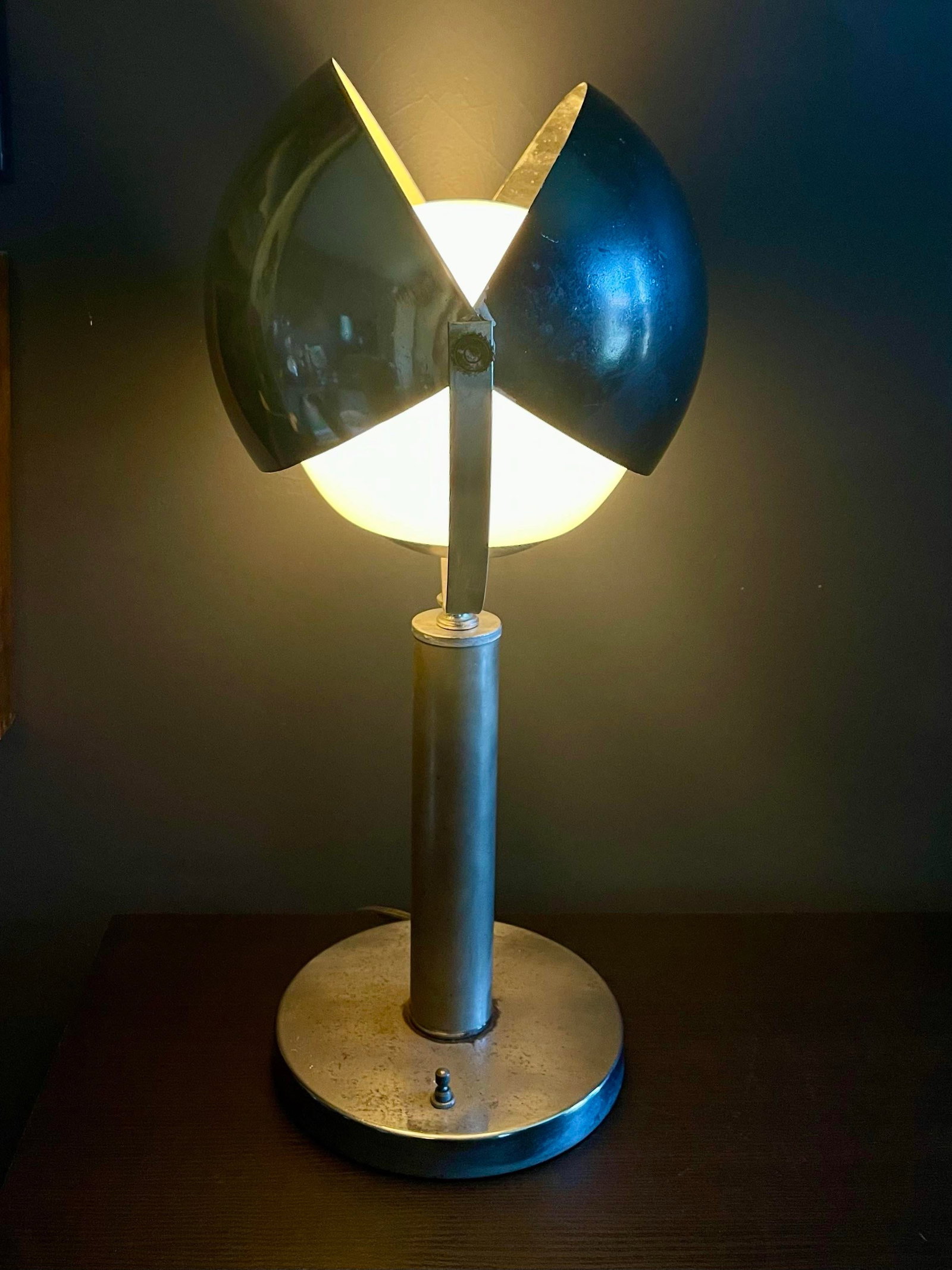 Mid 20th Century Space Age-Inspired Sculptural Table Lamp - 2