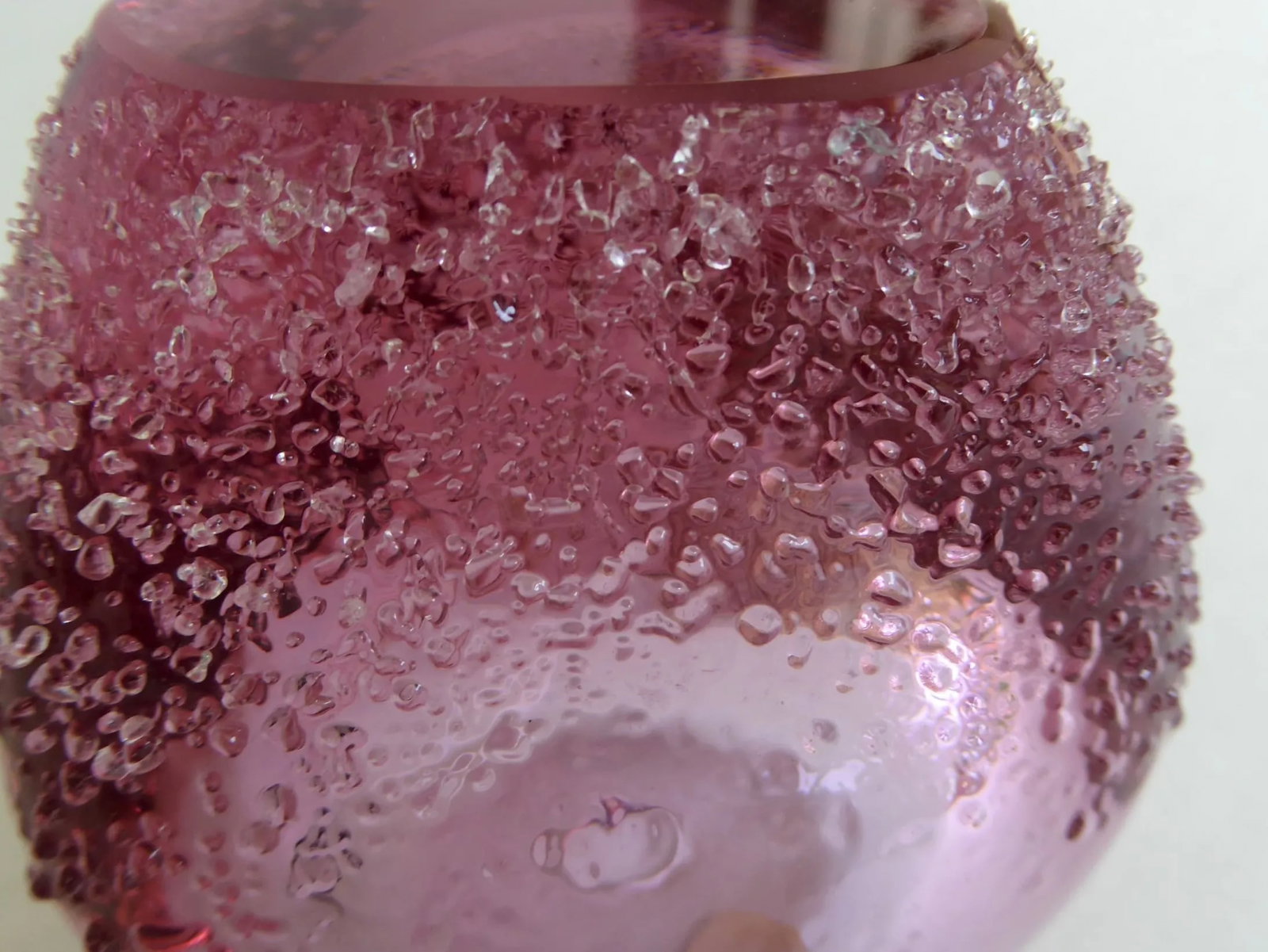 1970s Pink Colored Crystal Textured Bud Vase Zeleznobrodske Sklo Glassworks, Zbs Czechoslovakia - 7