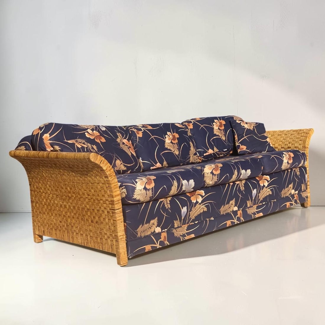 1980s Vintage Coastal Wicker Rattan Sofa - 4