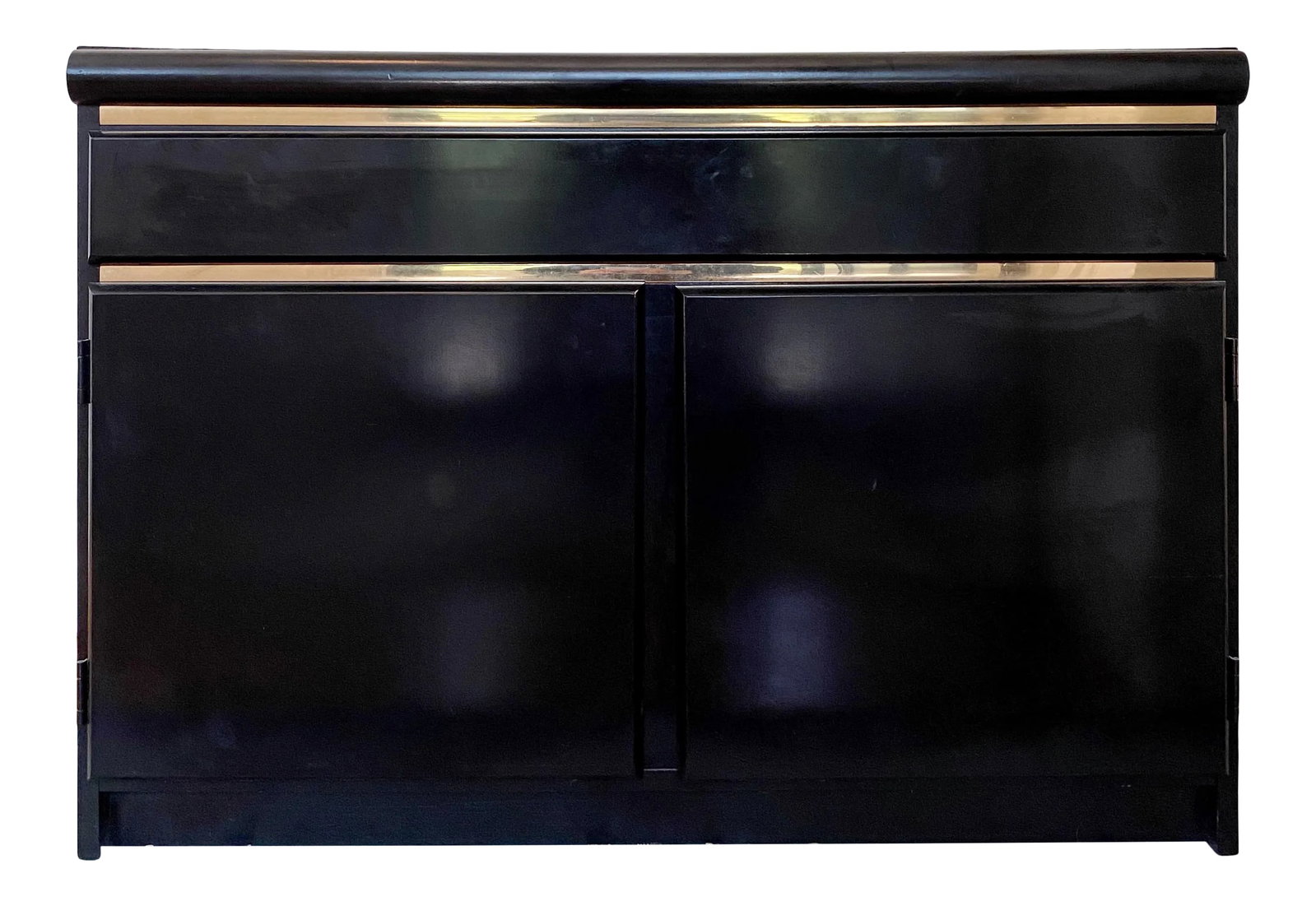 1970s Modern Broyhill Black Lacquer Sideboard: Cool 1970s modern Broyhill solid wood black lacquer sideboard with brass accents. Felt-lined top drawer. Dimensions: 40" wide x 18" deep x 29" high Condition: Alterations: Original Condition