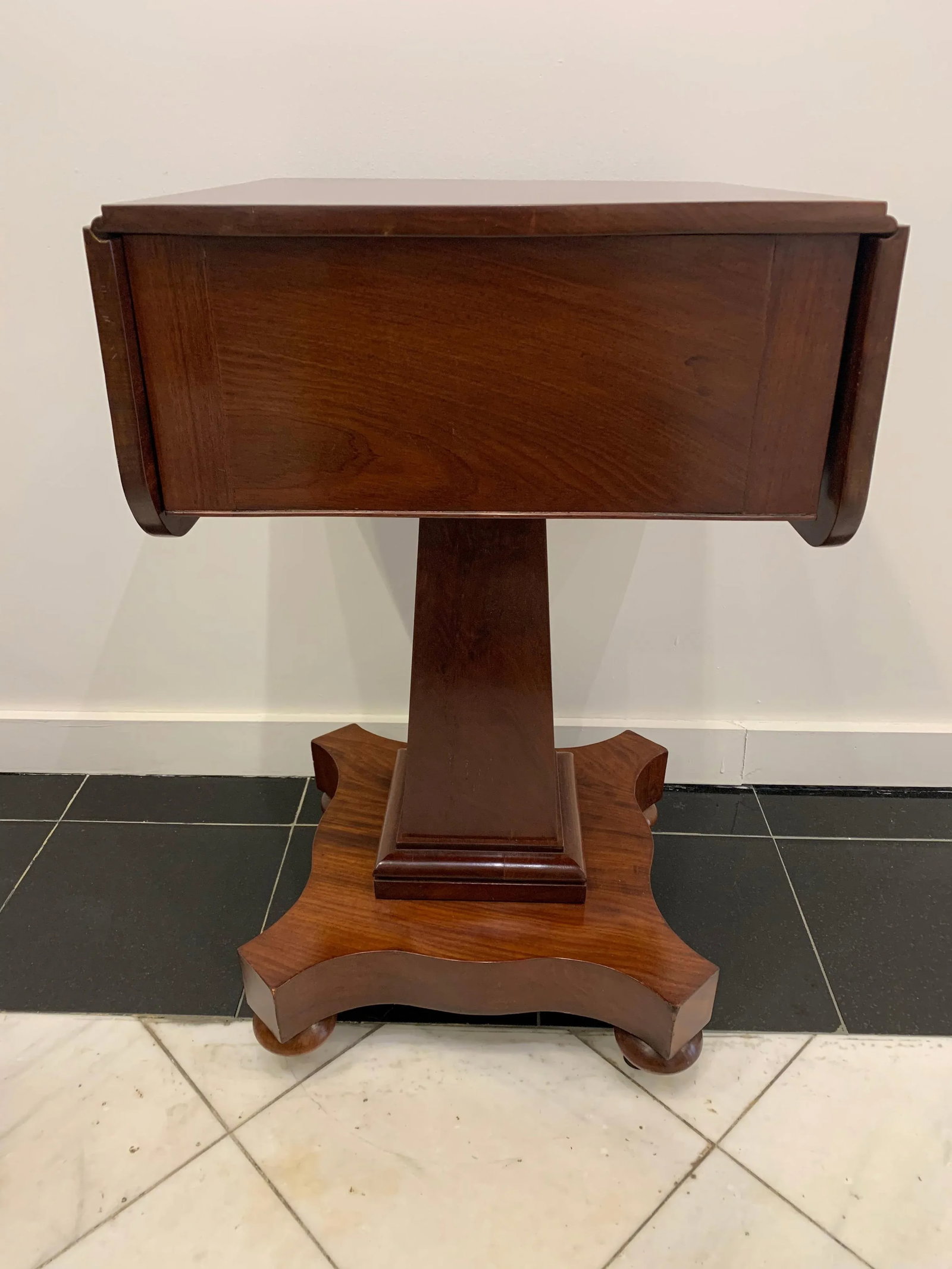 American Empire Flame Mahogany Drop Leaf Table - 7