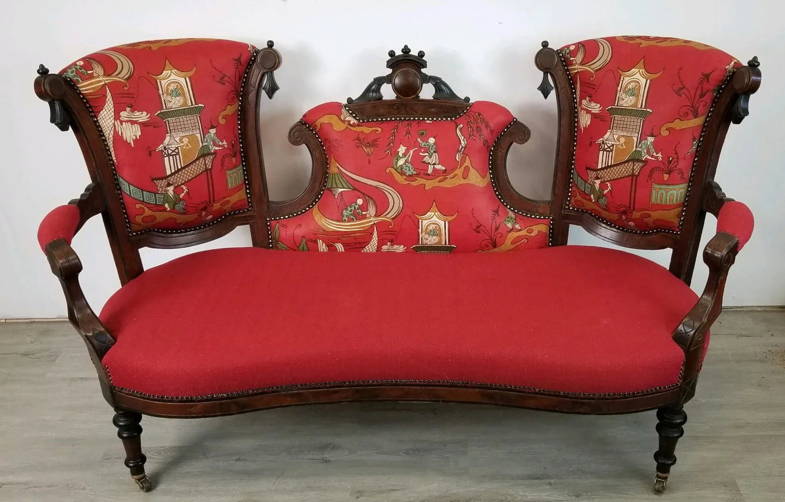 1800s Antique Sanderson & Sons Pagoda River Linen and Red Crypton Fabric Settee - 6