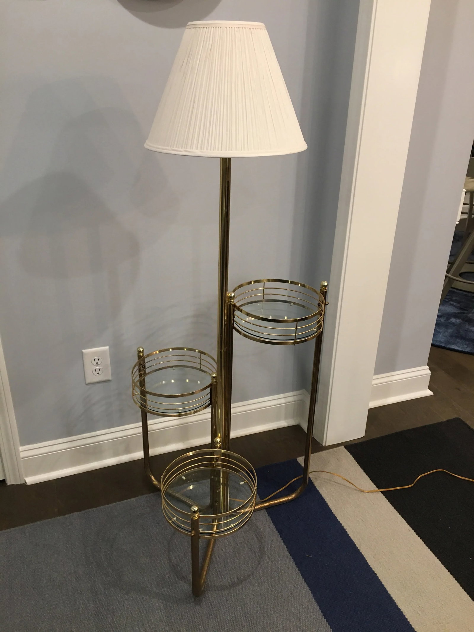 Vintage 1980s Brass & Glass Three Tier Plant Stand / Floor Lamp - 3
