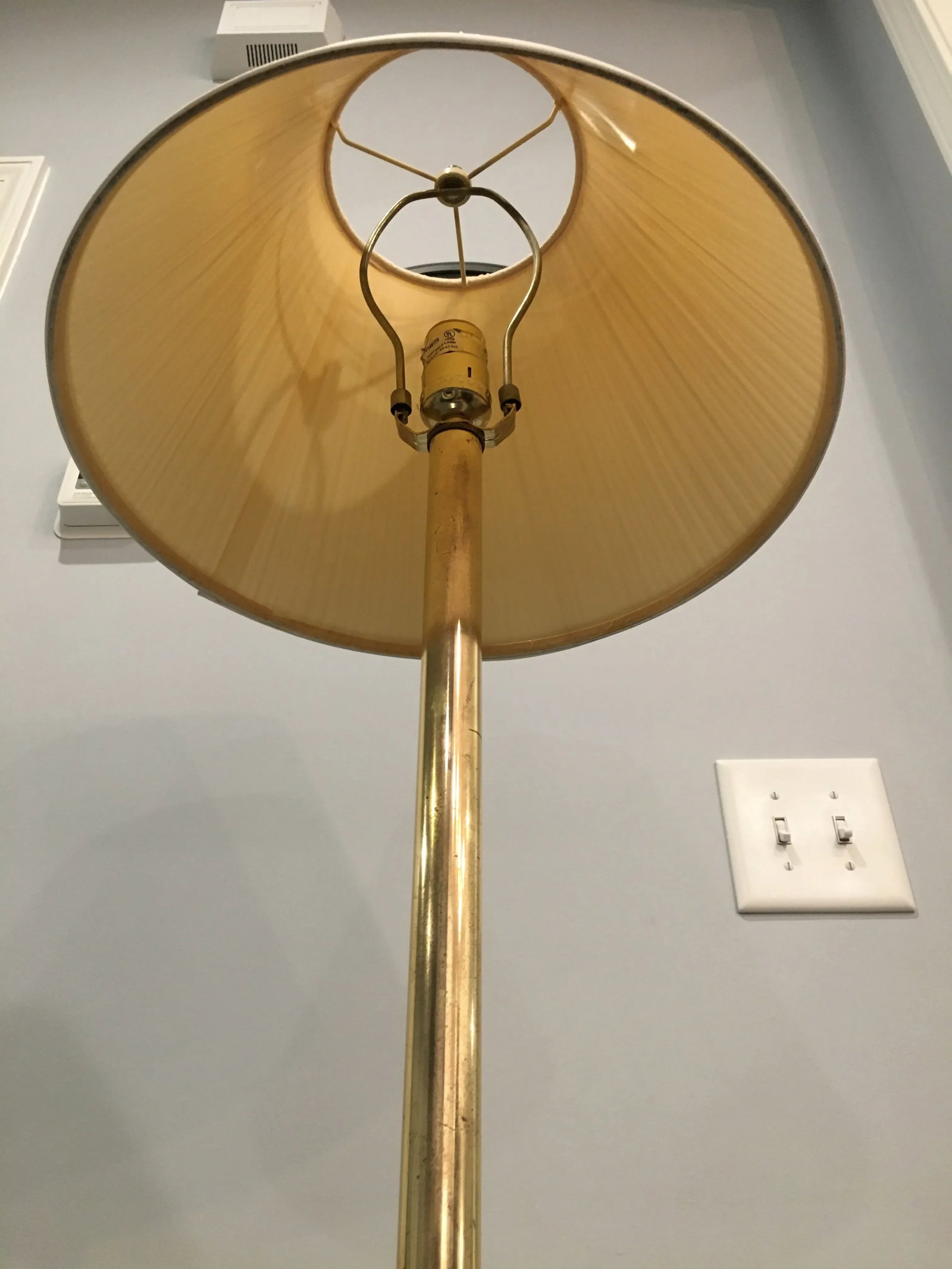 Vintage 1980s Brass & Glass Three Tier Plant Stand / Floor Lamp - 8