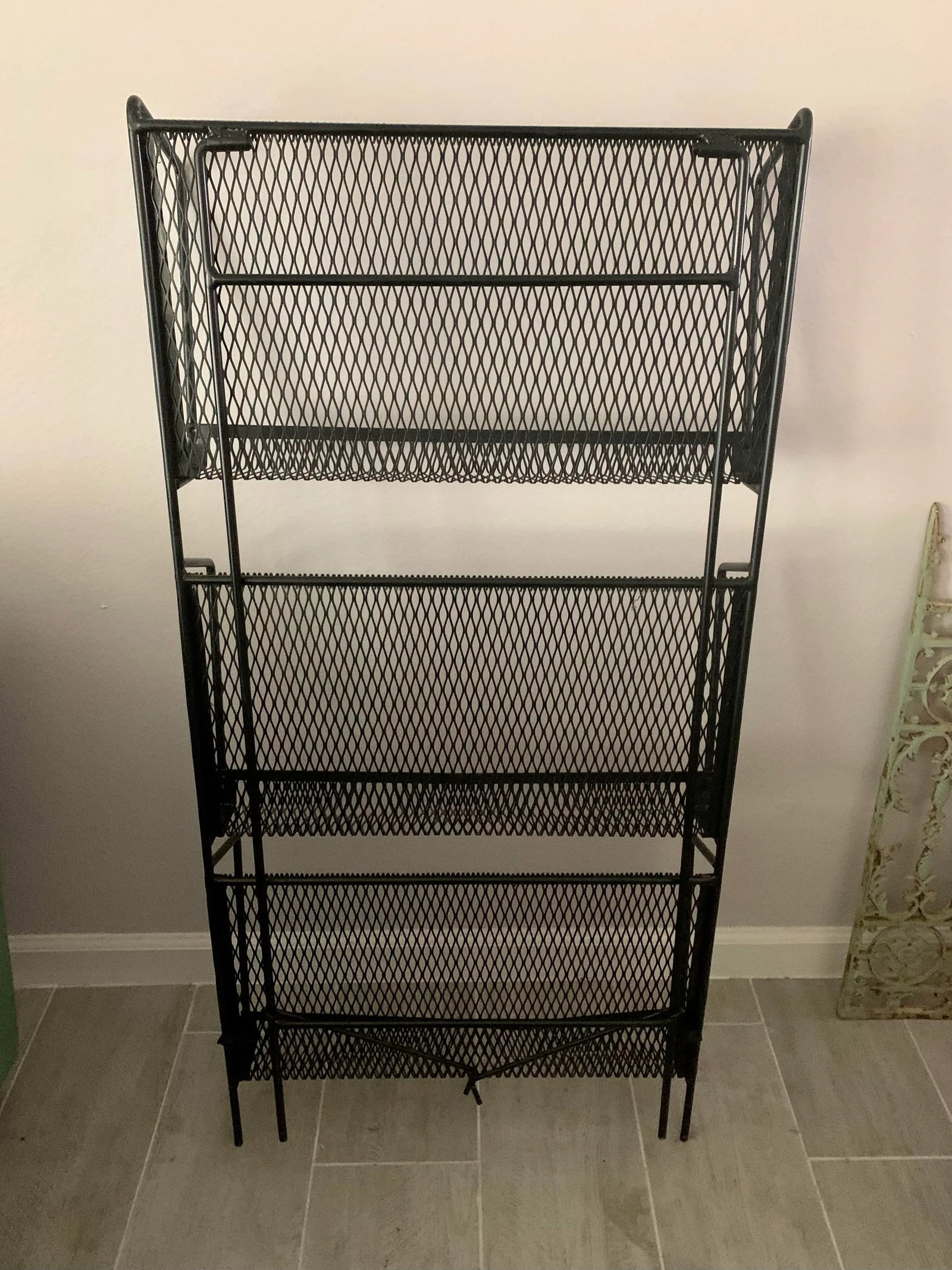 Mid Century Modern Folding Iron Magazine Rack - Atomic Modernist Metal Design - 6