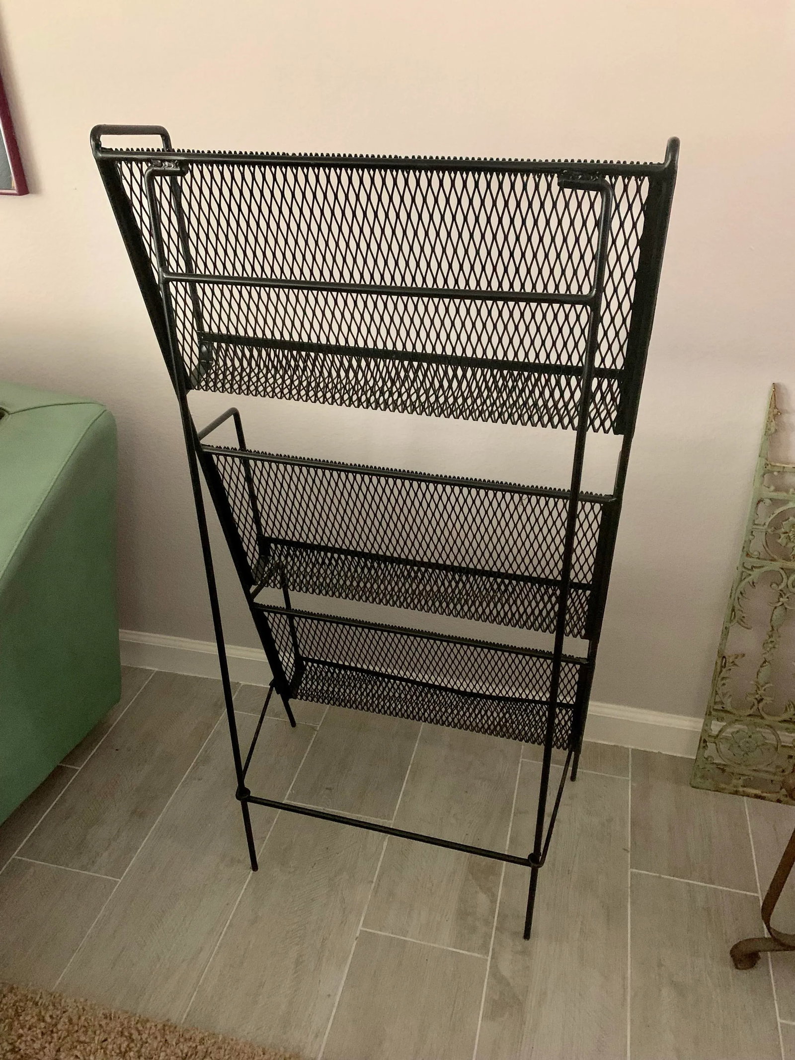 Mid Century Modern Folding Iron Magazine Rack - Atomic Modernist Metal Design - 7