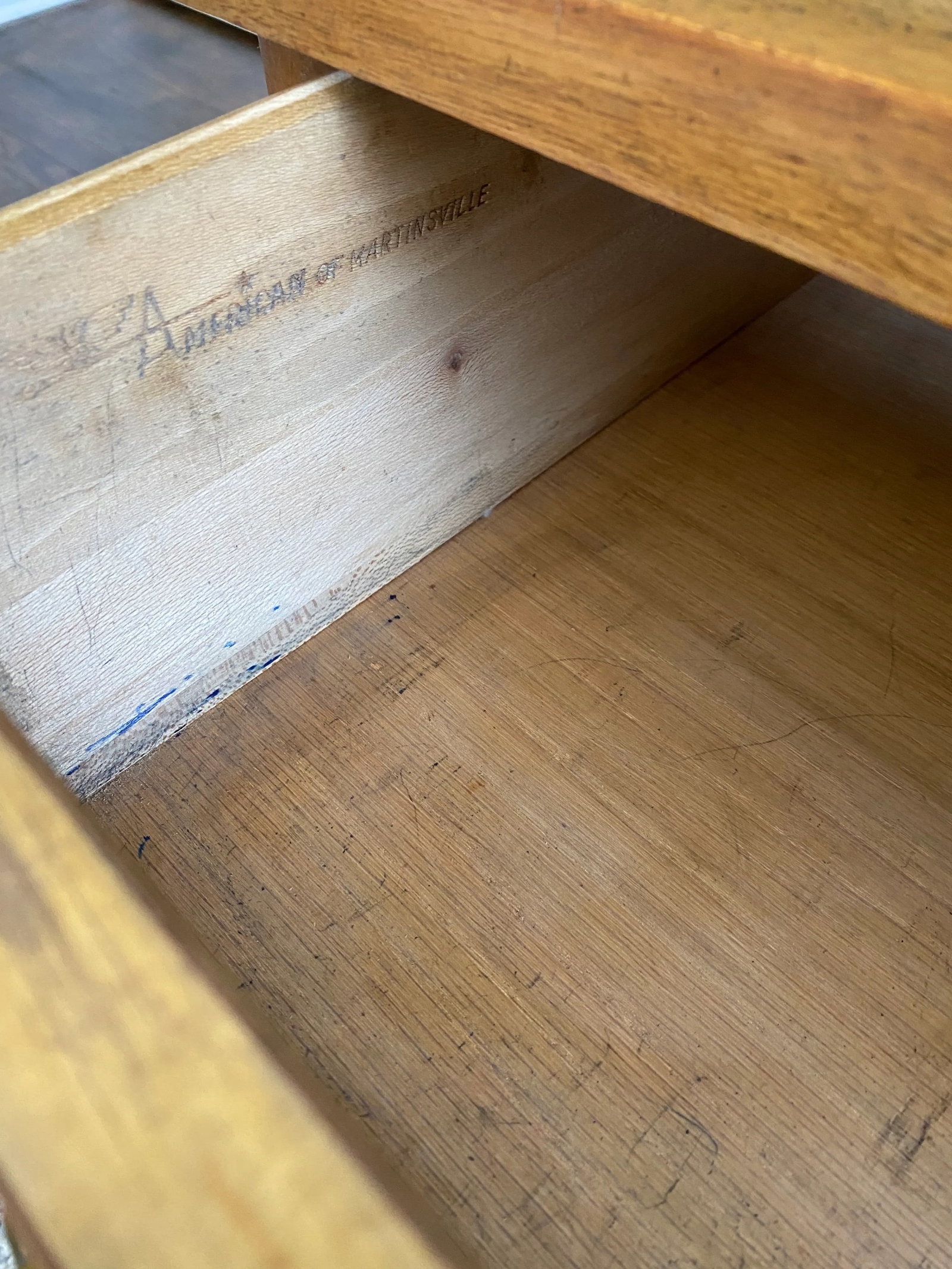 American of Martinsville End Table - 4