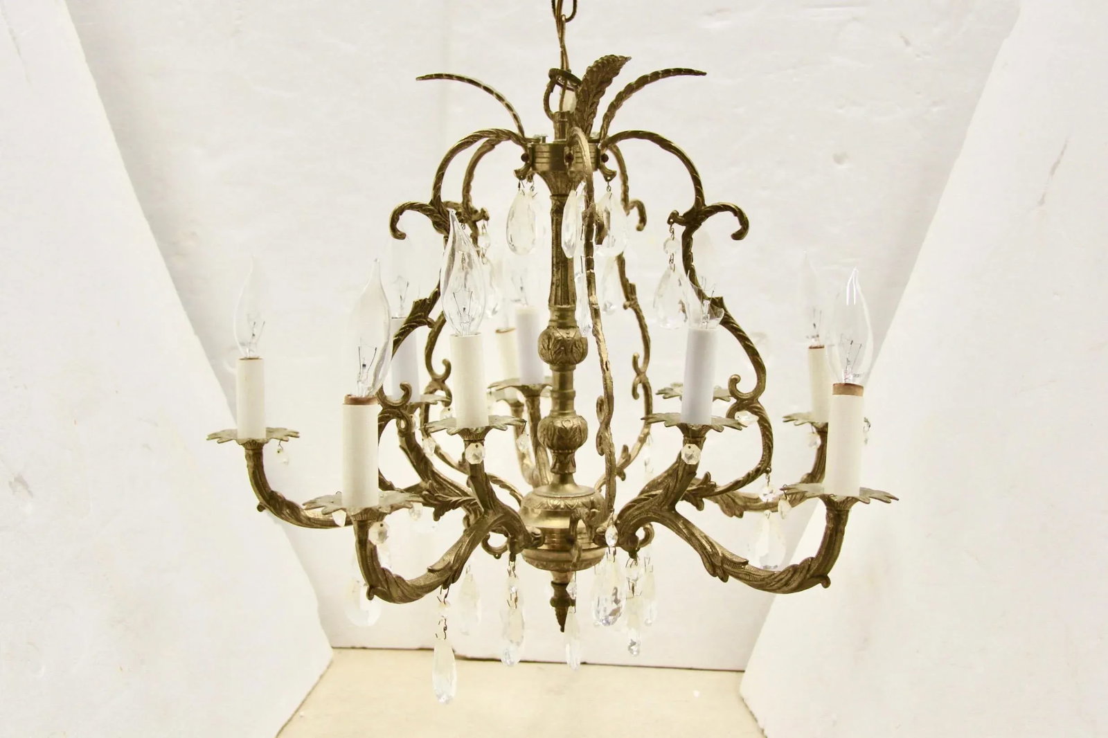 1950s Traditional Brass and Crystal 5 Arm Chandelier - 2