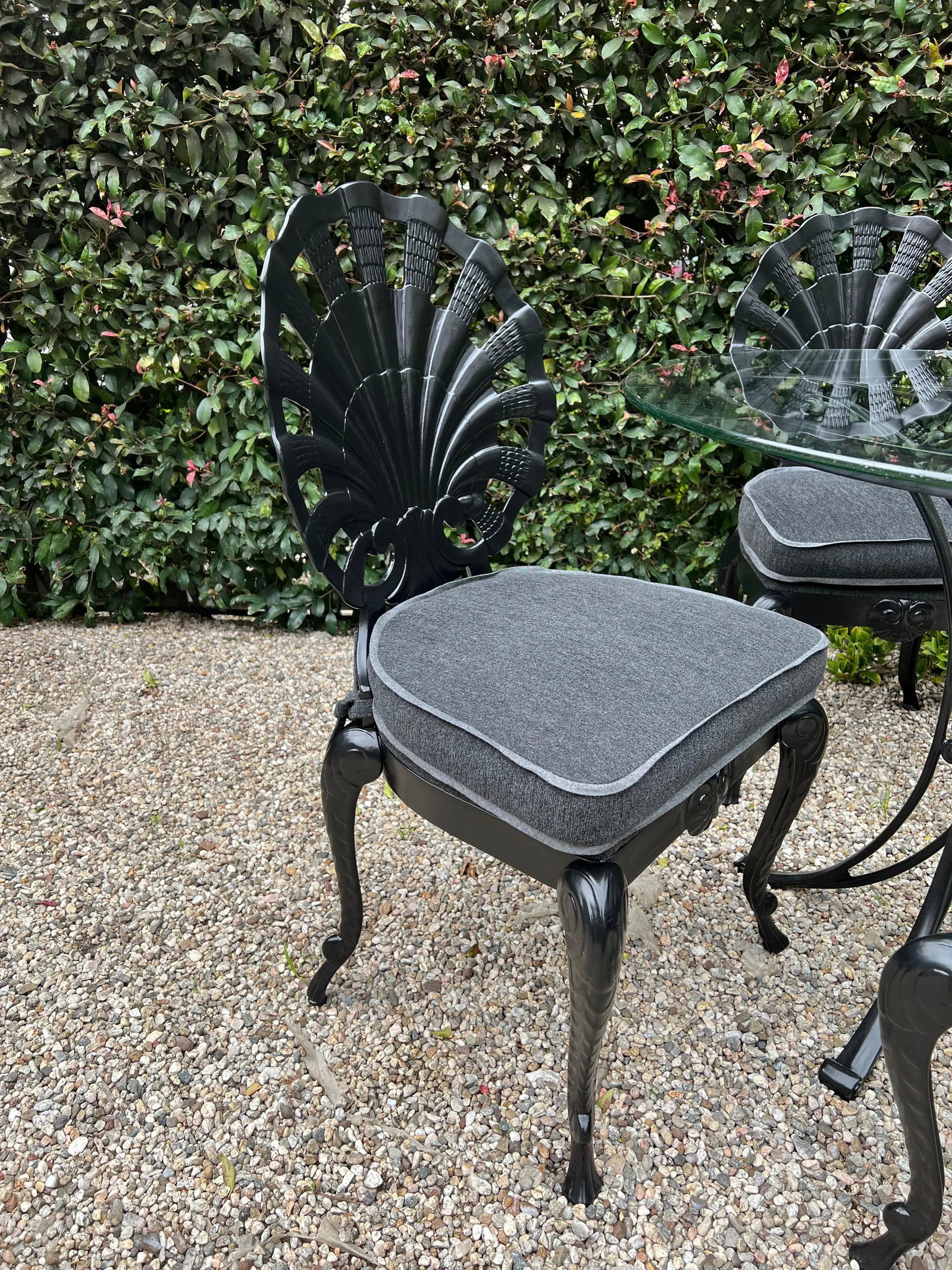 Mid 20th Century Grotto Shell Chairs & Table - Set of 5 - 10